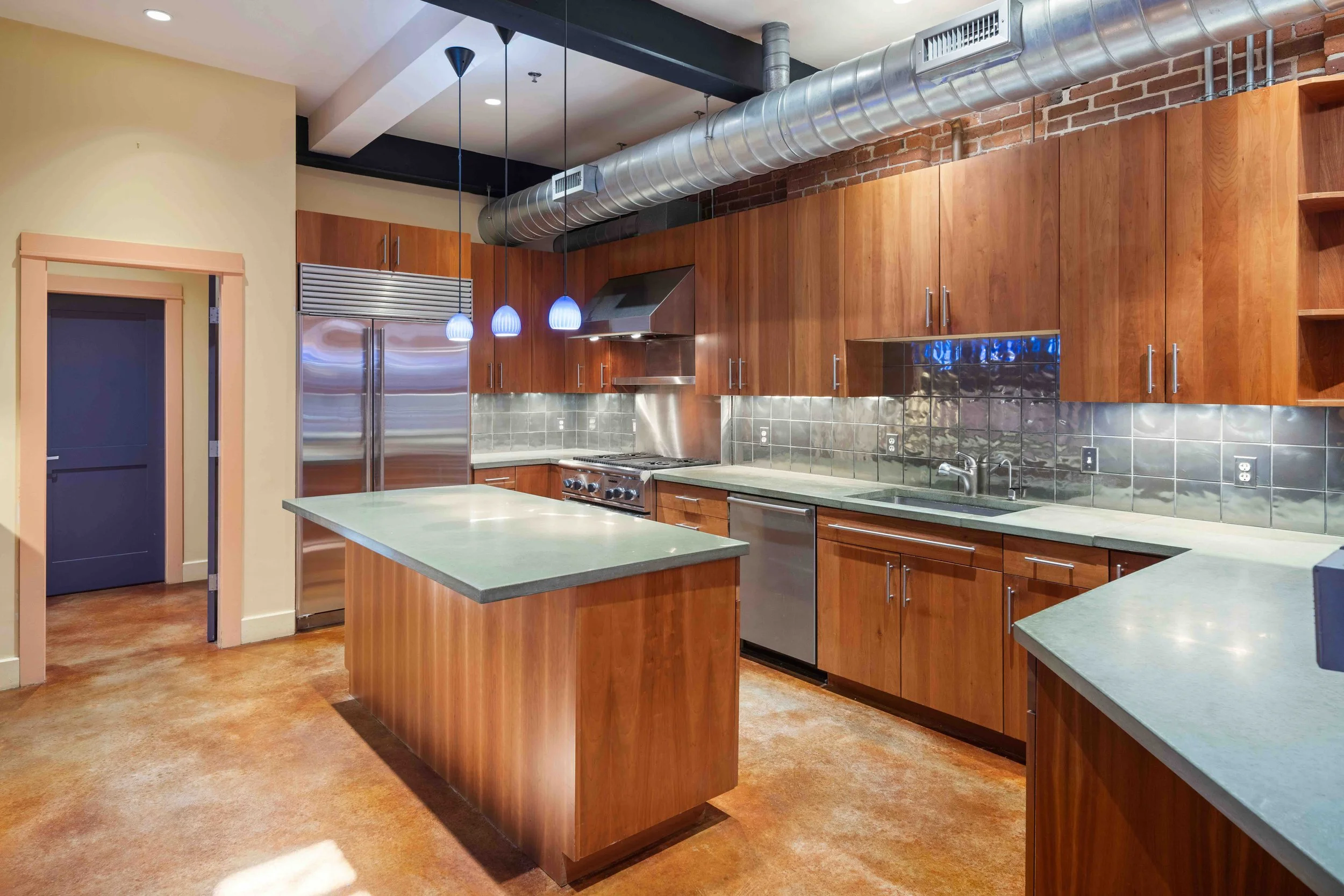 Kitchen_6.jpeg