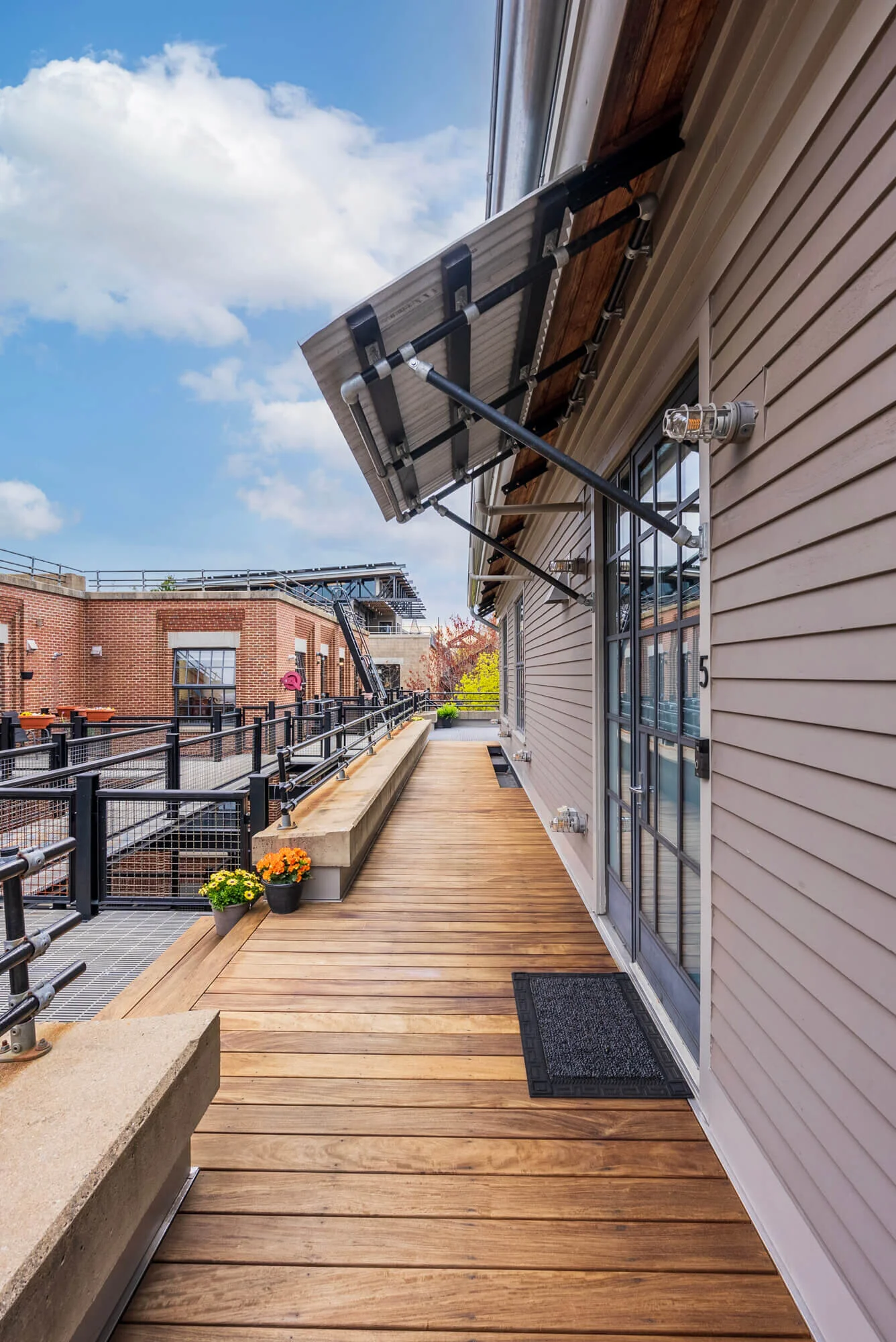 505 Howard Street — Davis Square Lofts