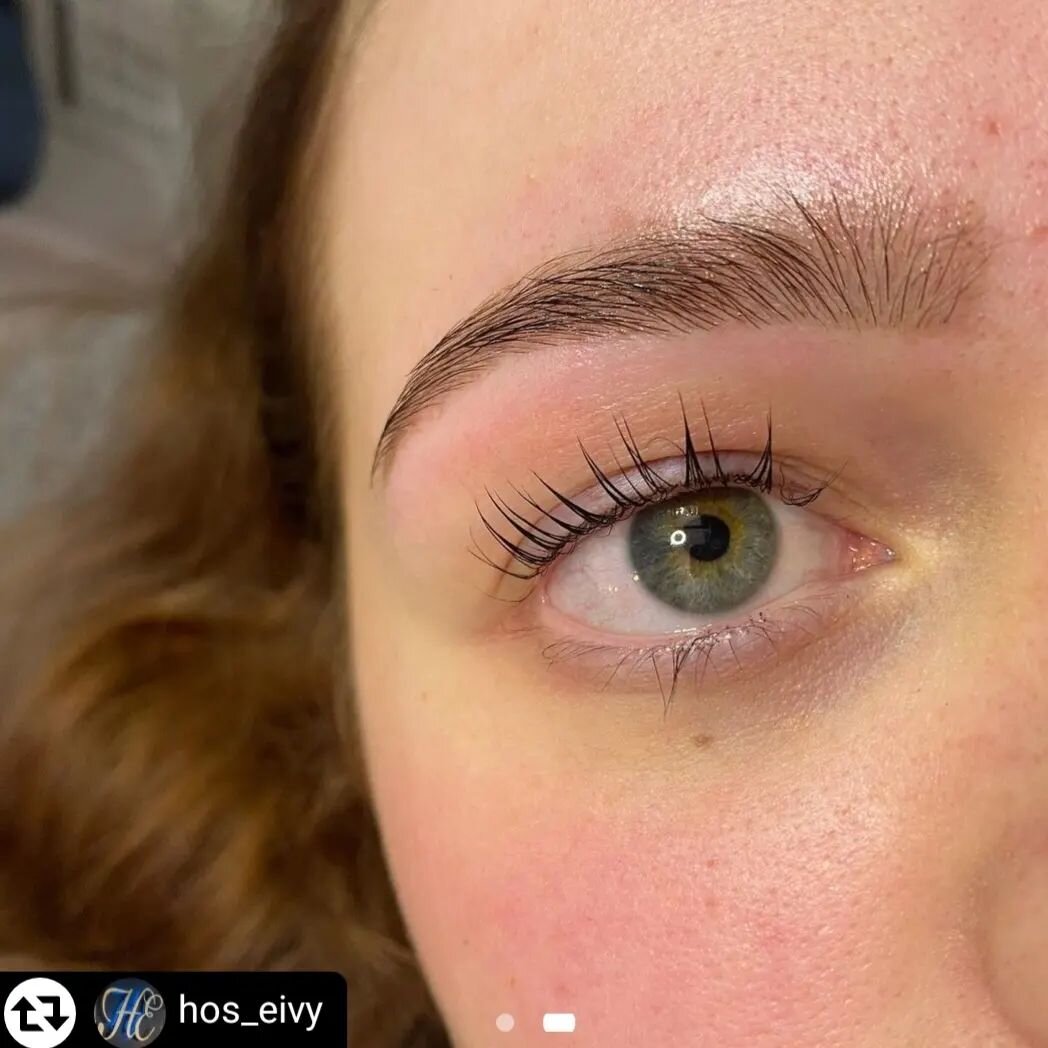 G.E.L. Keratin Lash Lift is a world-leading treatment that lifts, bends, adds volume, colors and STRENGTHENS your natural lashes! 😍 

💚 Fruit &amp; plant extracts
💚 Organic conditioner
💚 Silk peptides
💚 Keratin 

❌ NO Harsh Chemicals⁣
🙅&zwj;♀️ 