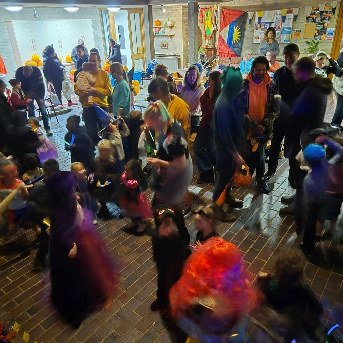 🎃🥳 What an absolutely AMAZING Pumpkin Party! 🎶💃
​A massive THANK YOU to all our wonderful neighbours and community who came out tonight! ❤️ We absolutely LOVED having you here to carve, craft, dance, and play! Watching everyone get creative with 