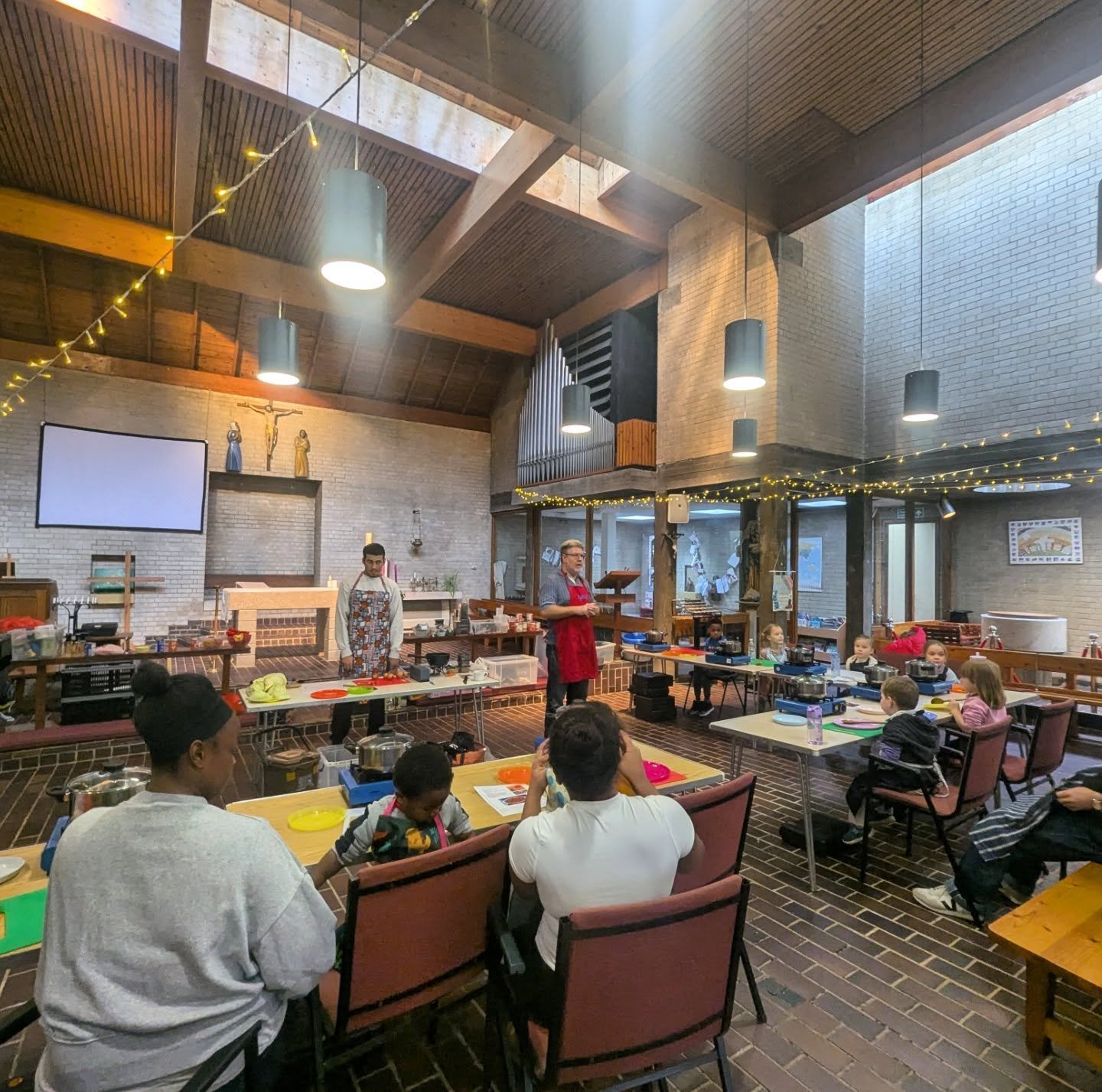 🥳 What a&nbsp;fantastic day&nbsp;at our family cook-along workshop! 👨&zwj;🍳👩&zwj;🍳

We cooked up a storm and made two incredible things today:

🥕 A delicious, healthy&nbsp;Chakalaka&nbsp;packed full of veggies! The kids were peeling, chopping, 
