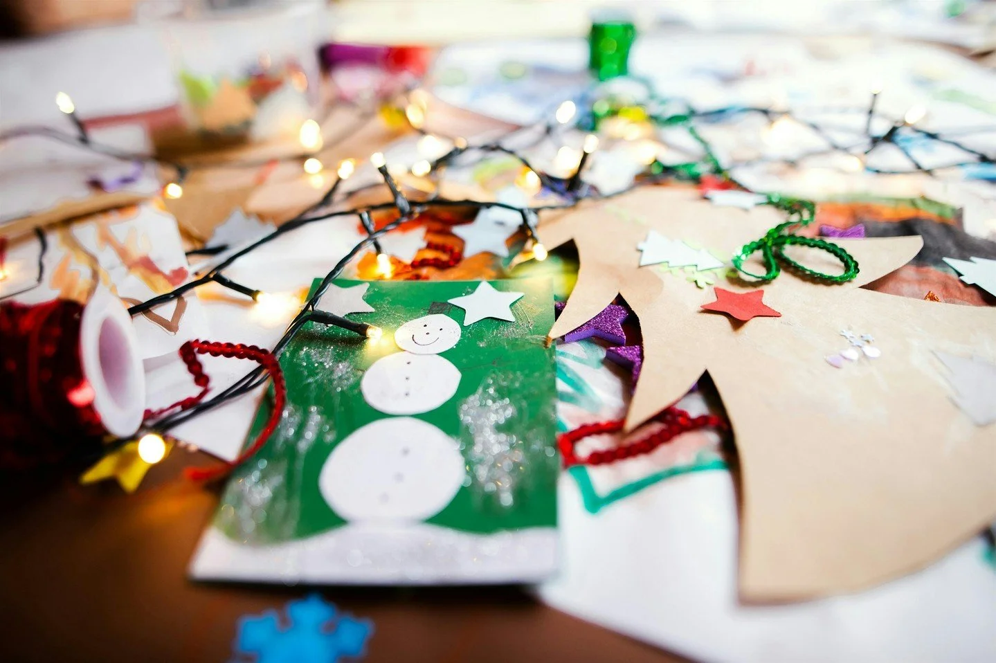Let's get crafty and festive with Christmas Crafty Crafters for KIDS! Don't miss out on the fun seasonal projects happening this Saturday at 2:00 PM. Link in bio for more details and to get tickets. #ChristmasCrafts #CraftyKids #HolidayFun #DIYProjec