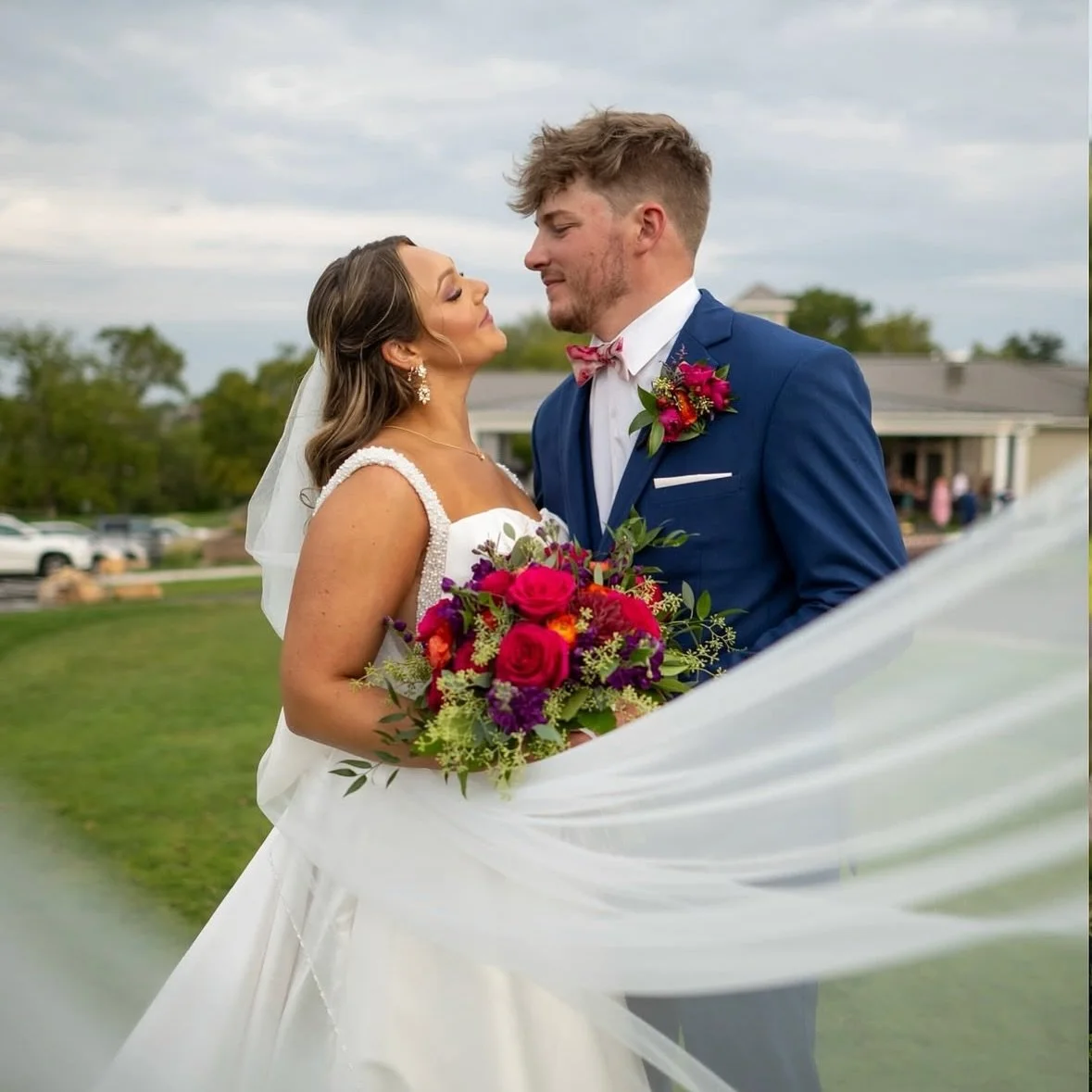 Another beautiful, bronzed bride 🤩 

Congratulations to the newlyweds 🥂💖