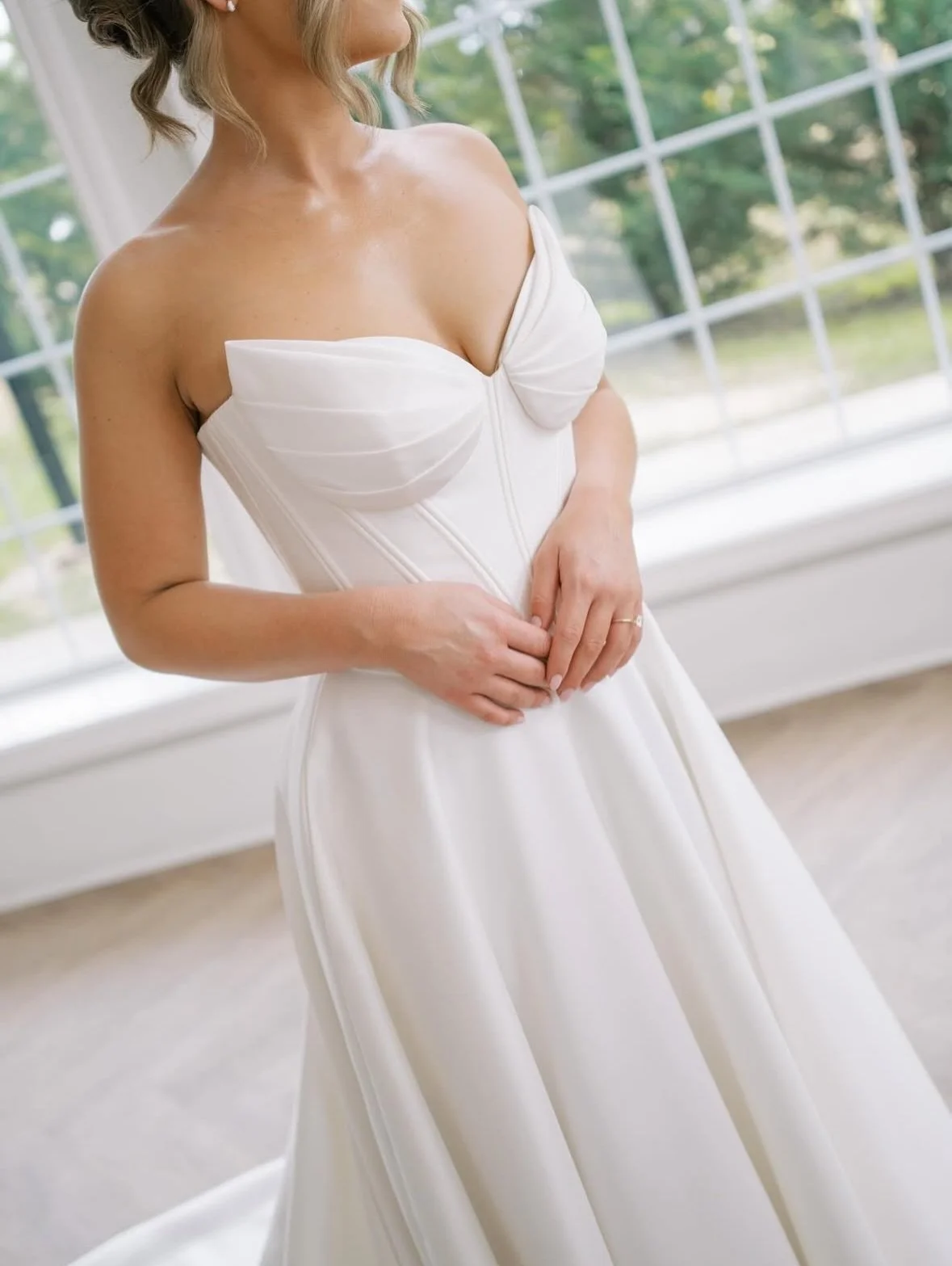 Happy 💍 Friday Brideday💍

One round of Express for this glowing bride ✨ 

Congratulations to the newlyweds 🥂🤎