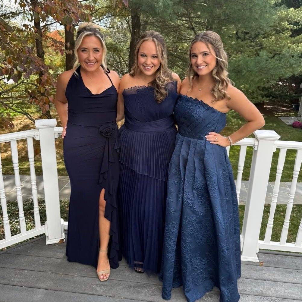 Beautiful and Bronzed 🤩

All my girls with one round of Express for the perfect wedding glow 🤎