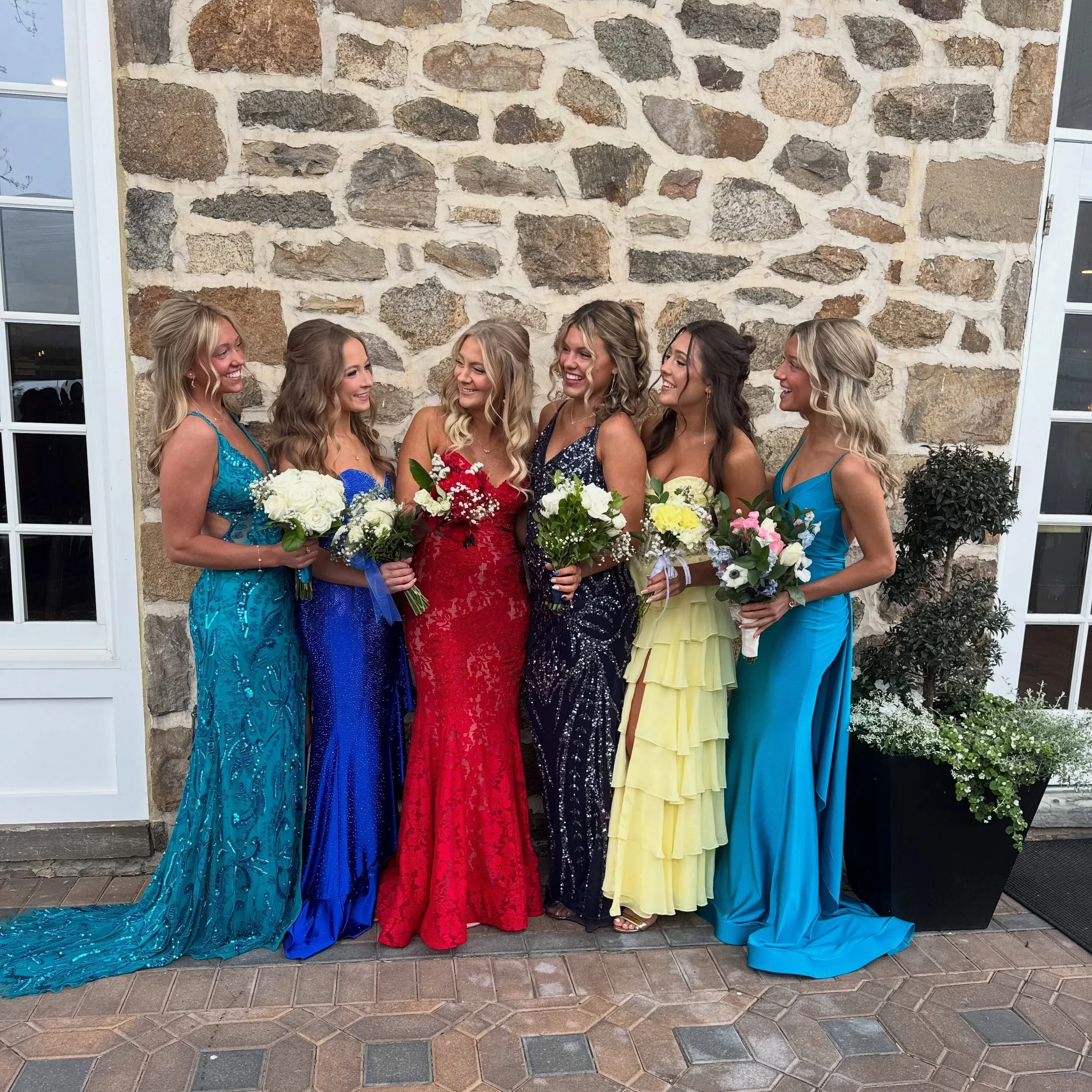 PROM 💐

Bronzed and Beautiful with an Express tan 🤩🤎