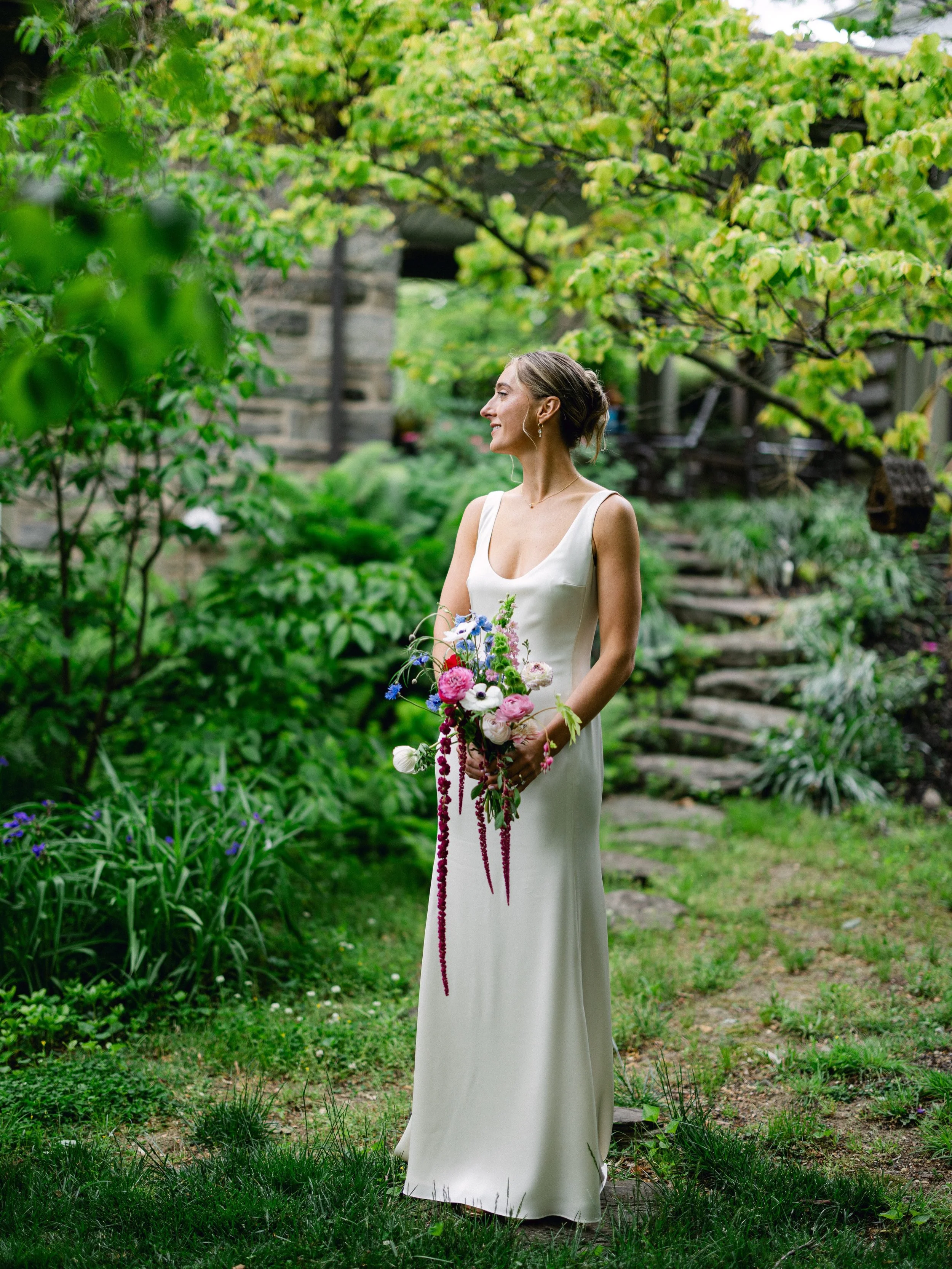 A beautiful, bronzed bride 💐

Congrats to the newlyweds 🥂 

One round of Express for this beauty 🤎