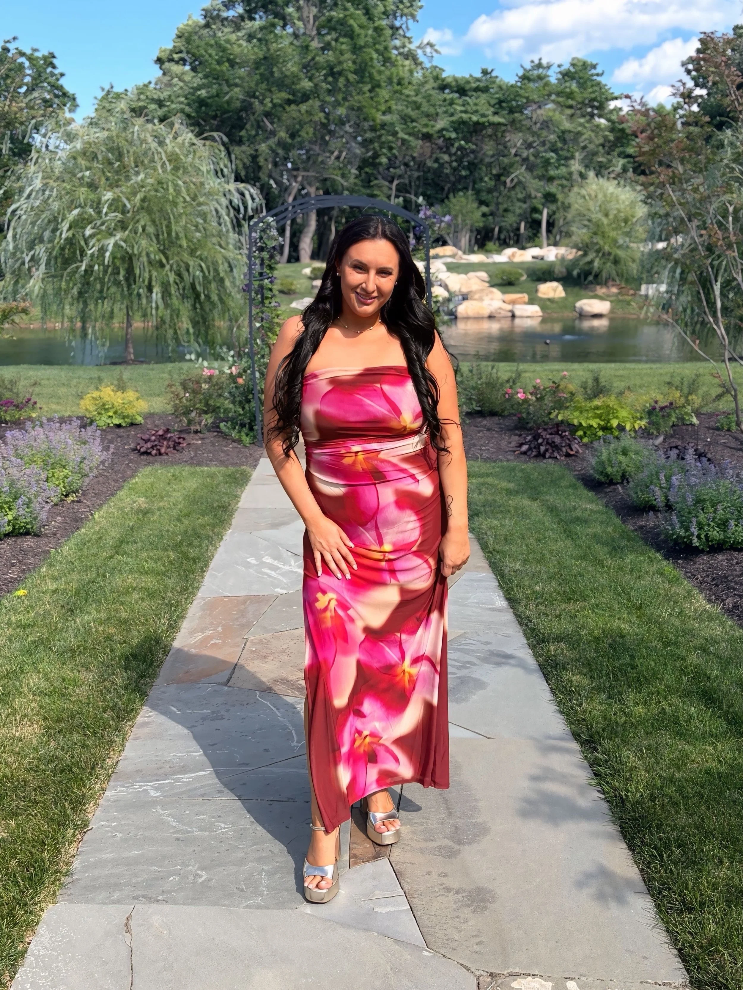 Wedding celebrations call for a natural glow ✨ 

One round of Express on this beauty 🤩🤎