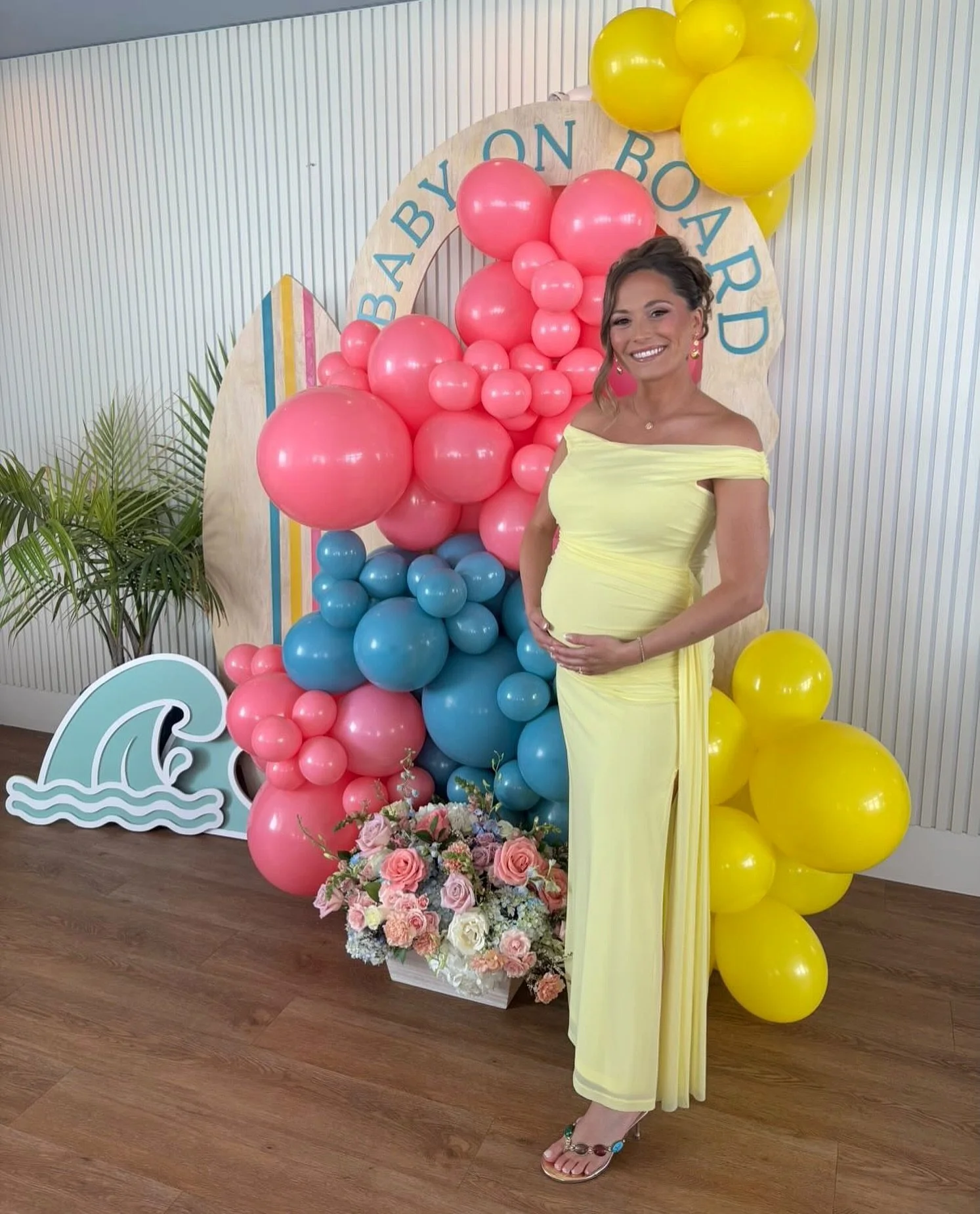 The most beautiful mommy to be 🤩

One round of Express for the perfect golden glow 🤎