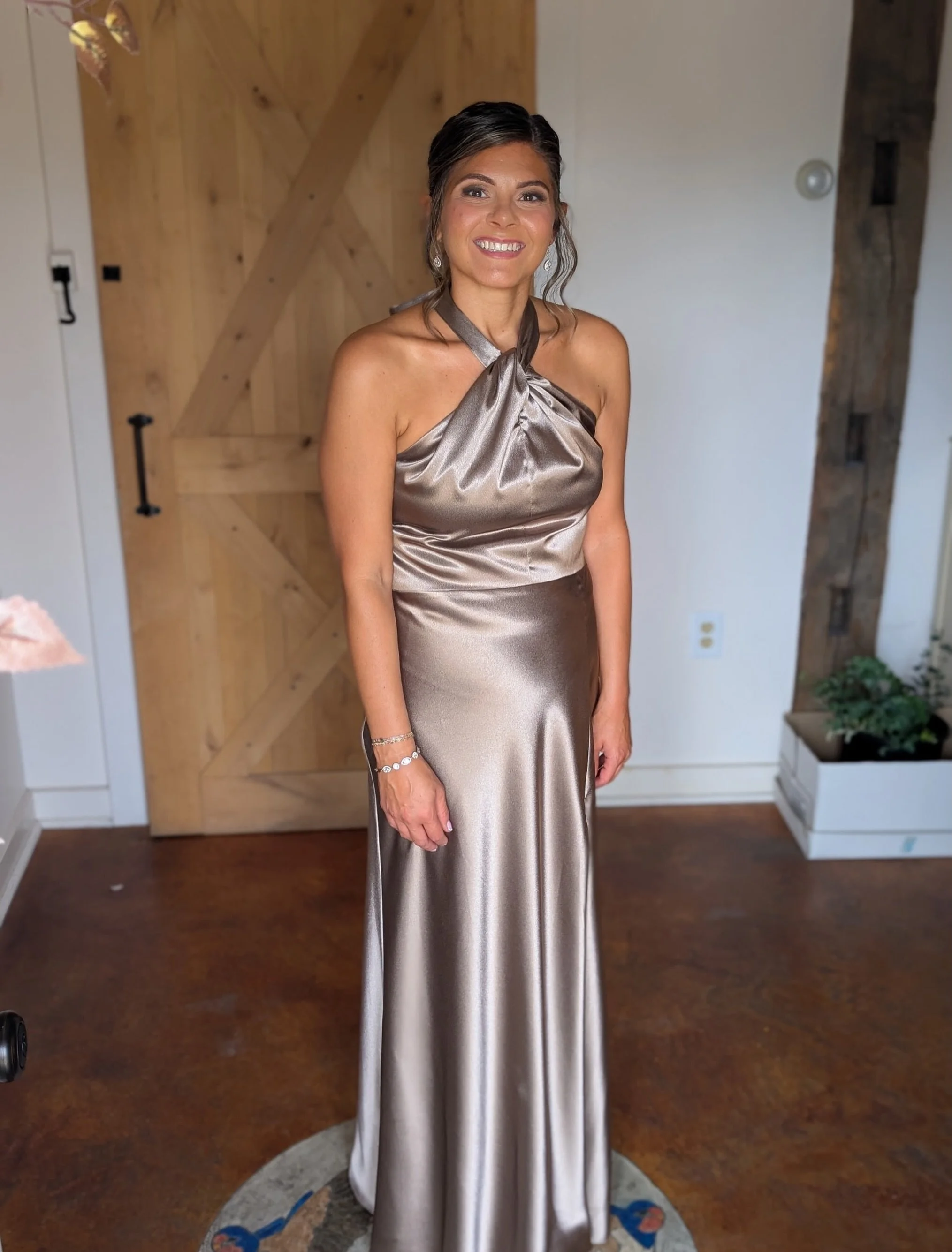 A bronzed &amp; beautiful Matron of Honor reporting for duty! 🤩 

2 rounds of Express on this beauty 🤎