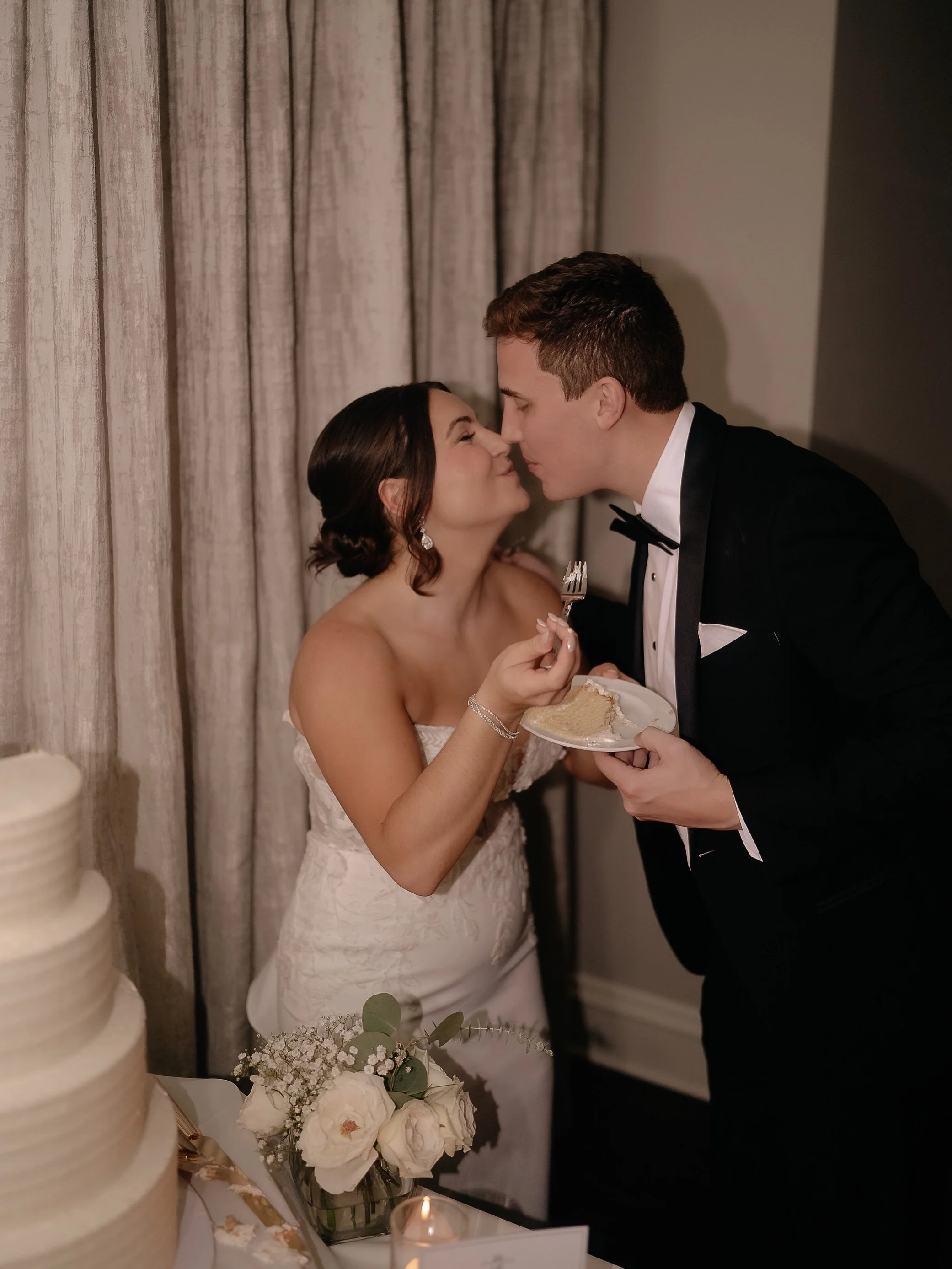 Congratulations to the newlyweds 🥂

One round of Express on the beautiful bride! 🤎