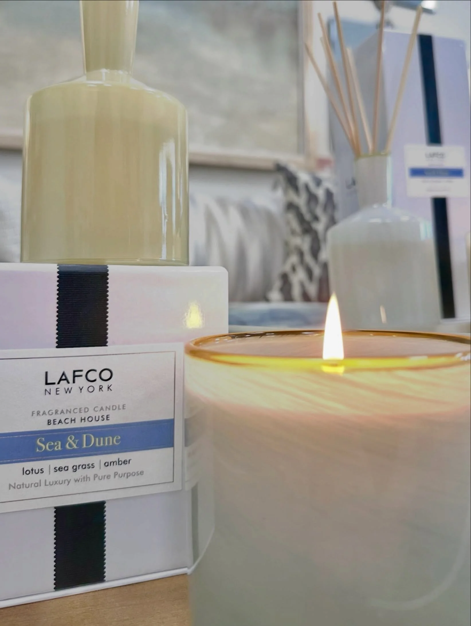 Who doesn&rsquo;t love a good candle?!
Streamline has all your favorite brands✨ Stop by today and grab a new scent!