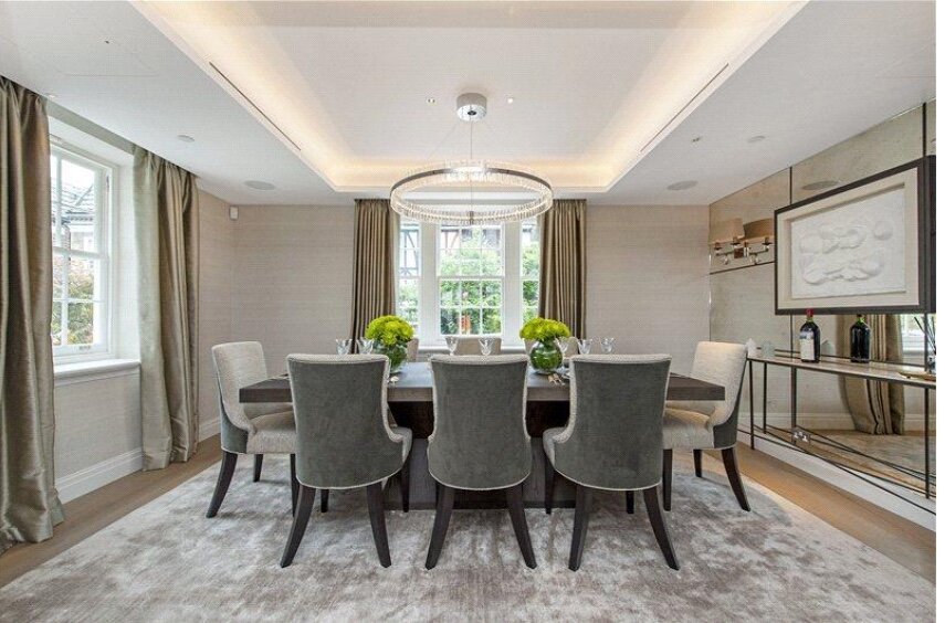 Kings Road: Bespoke hand-knotted matka silk rug