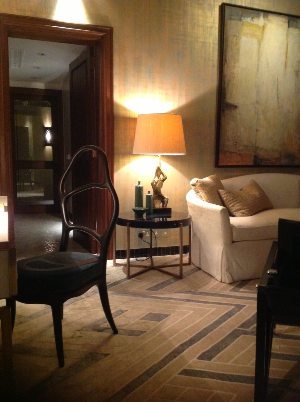 Bahrain: Bespoke hand-knotted silk and wool rug