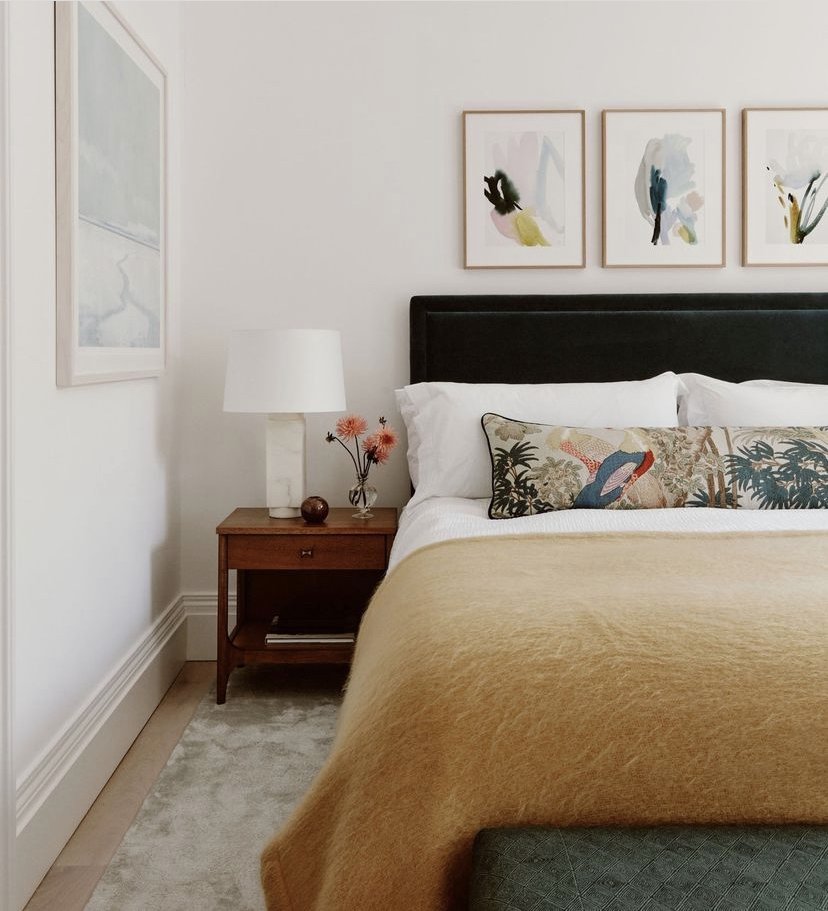 Sumner place: Silk hand tufted rug