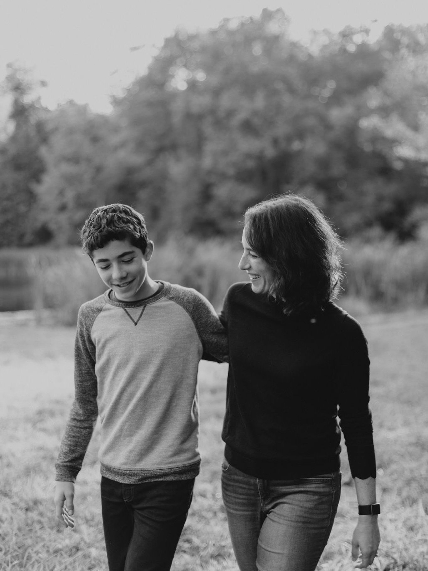 they grow, but the memories are still worth capturing ✨

#hnyandgldfamilies #ohiofamilyphotographer #clevelandfamilyphotographer #momsofohio #clevelandmom