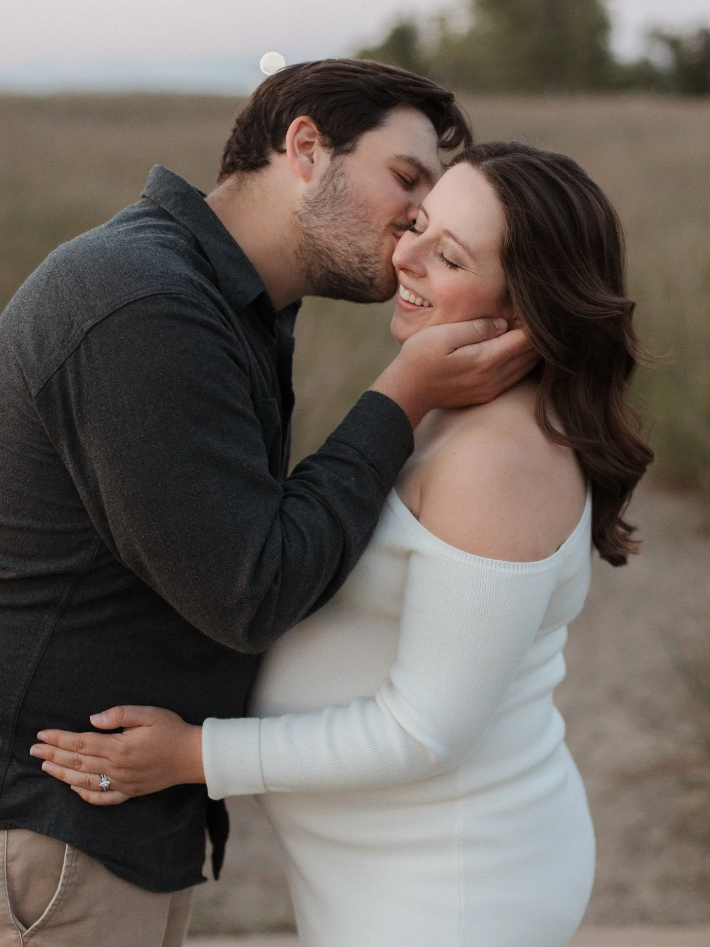 can&rsquo;t wait to meet my beautiful friend @abigayleelisephoto little one! here&rsquo;s a snapshot from our cozy beach session