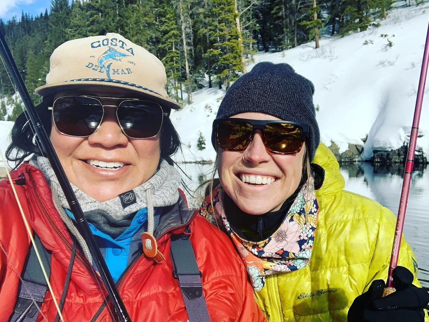 Thank you for coming out to freeze your fingers and toes off with me @motilton 🥶🎣 you got the real experience of fly fishing - untangling line, clipping line, retying line, repeat 🔁

#awkwardangler #brownfolksfishing #orvis #winterflyfishing #will