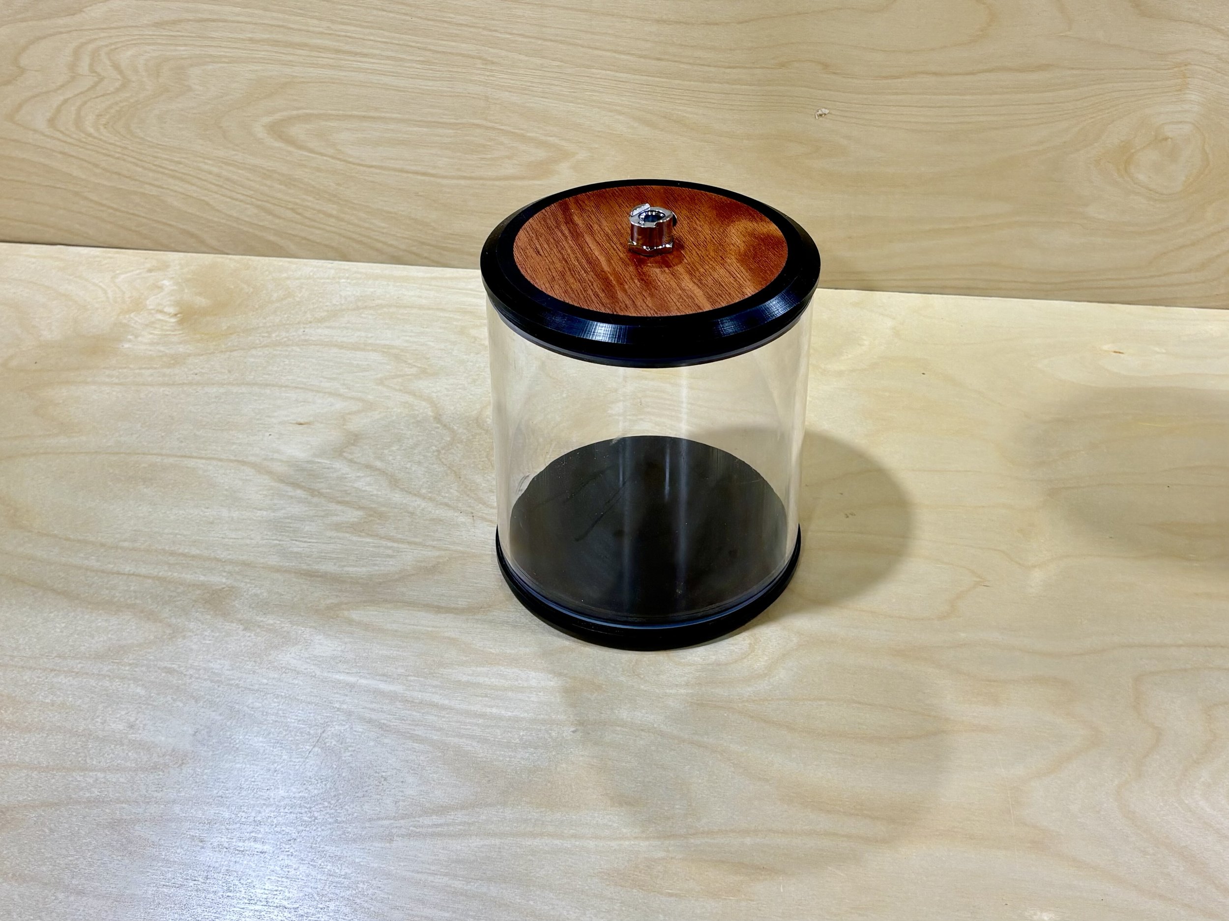 Vacuum capsule medium