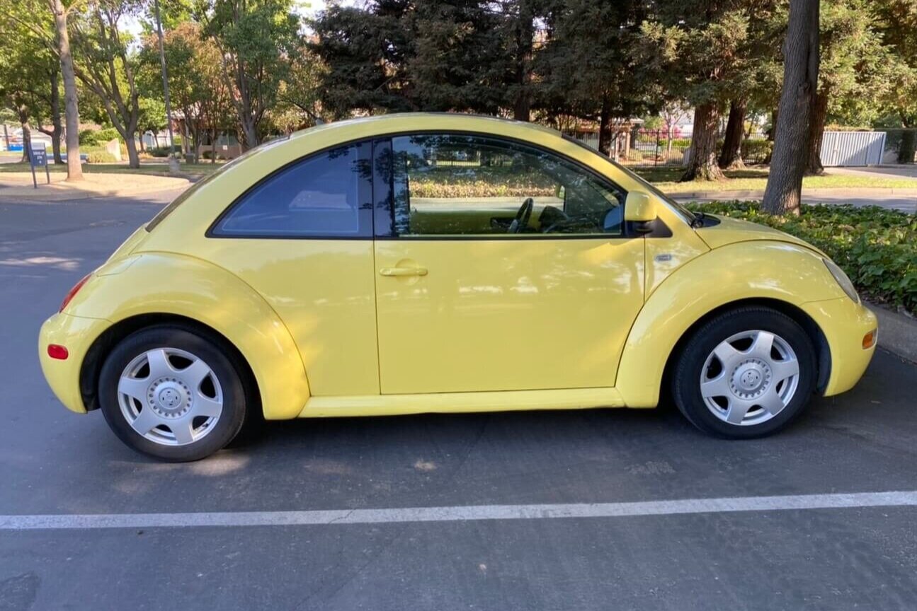 2000 VW Beetle GLS - Right Side