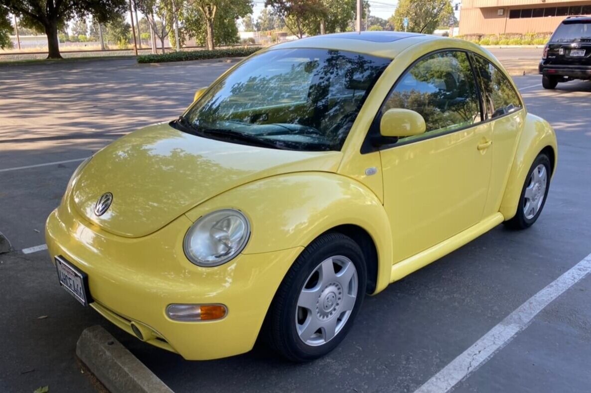 2000 VW Beetle GLS - Front Left Side Angle
