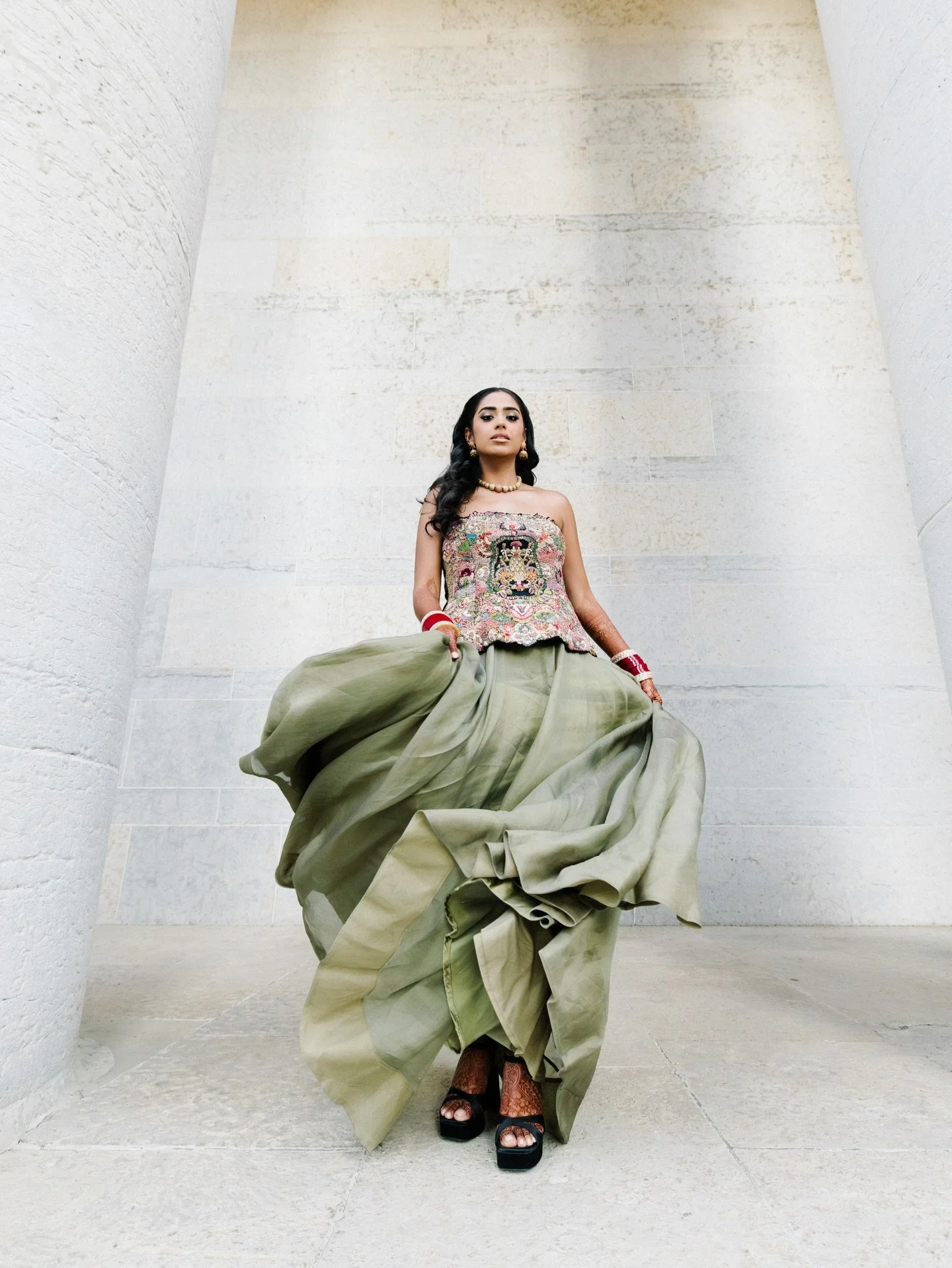 Pre Wedding Photoshoot / Columbus / Ohio 

Couple: @sukritimohan 
@66kiran66
Photo: @alexseykuznetsov_com
Planner: @b3event
Wedding venue: @columbusmuseum
@thecitizenstrust
@fpconservatory
Florals and Decor: @prema_designs
HMUA: @_sanark
Henna: @rash
