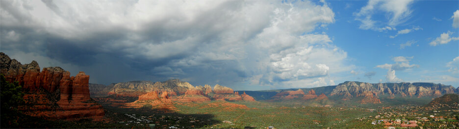 Sedona from the Saddle / photograph