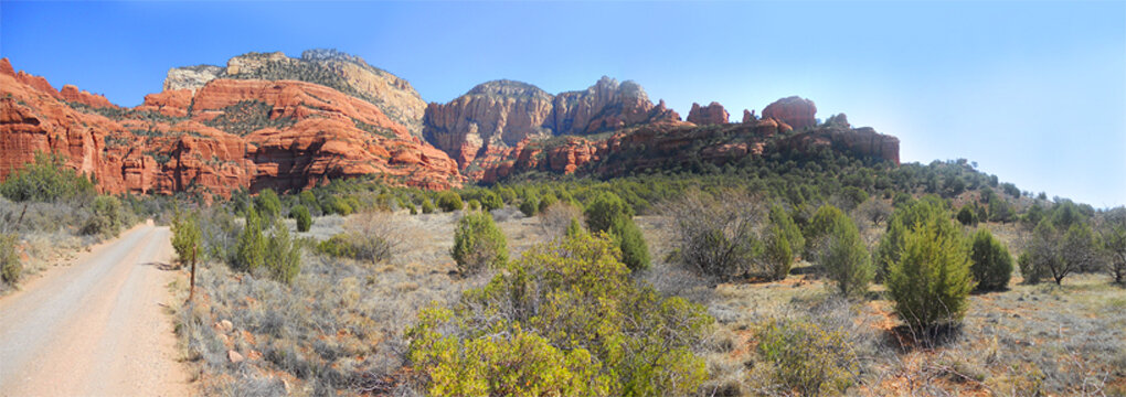 Road to Palatki Indian Ruins / photograph