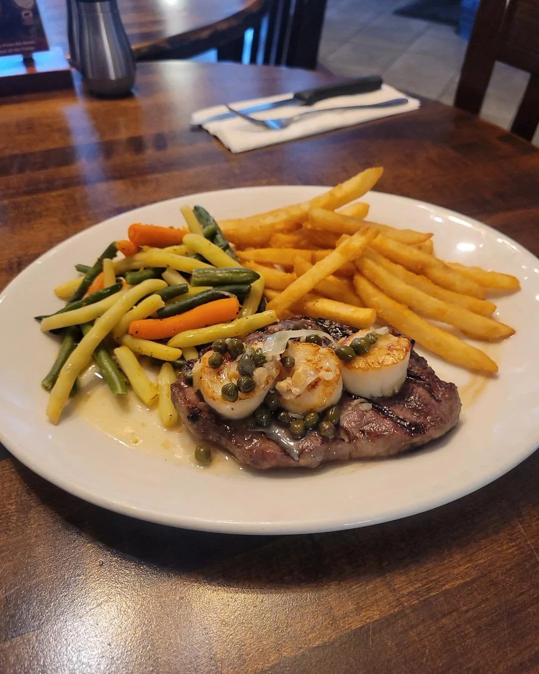 Good Morning Yellowknife!  We have prepared for you a delectable Pan seared Scallops and Steak for this Afternoon!

surf and Turf Luncheons at Coyotes!