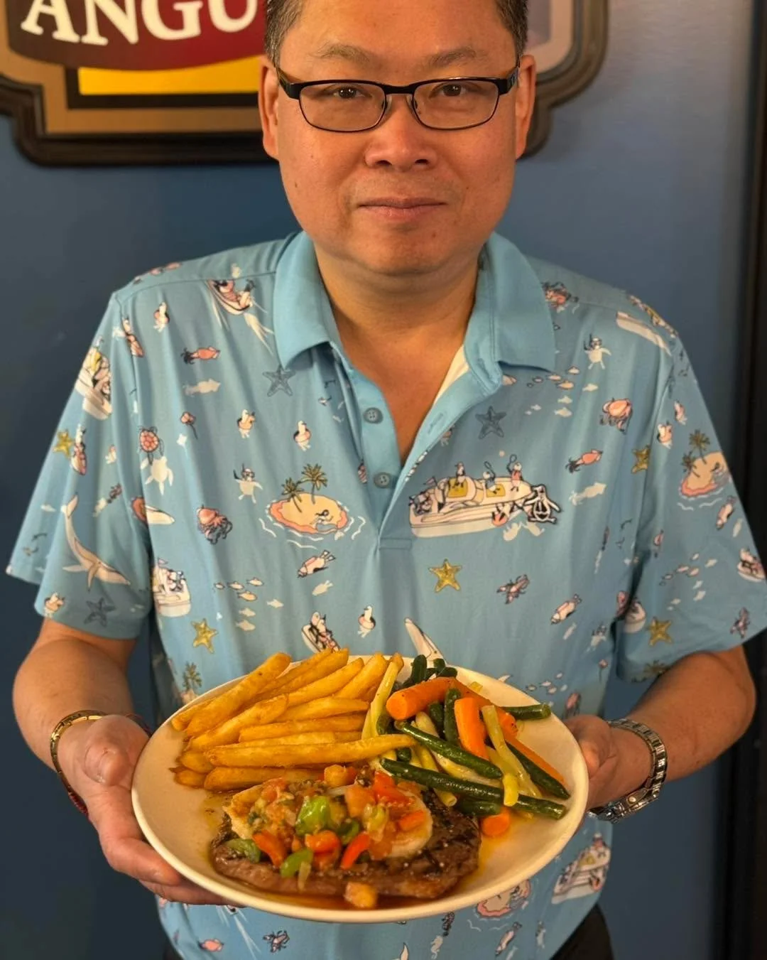 Ed&rsquo;s bringing you the best in Certified Angus Steaks! 

Featured for lunch is our New York strip with Creole prawns. ( jumbo prawns saut&eacute;ed with butter, garlic, onion, tomatoes and peppers deglazed with white wine and finished off with o