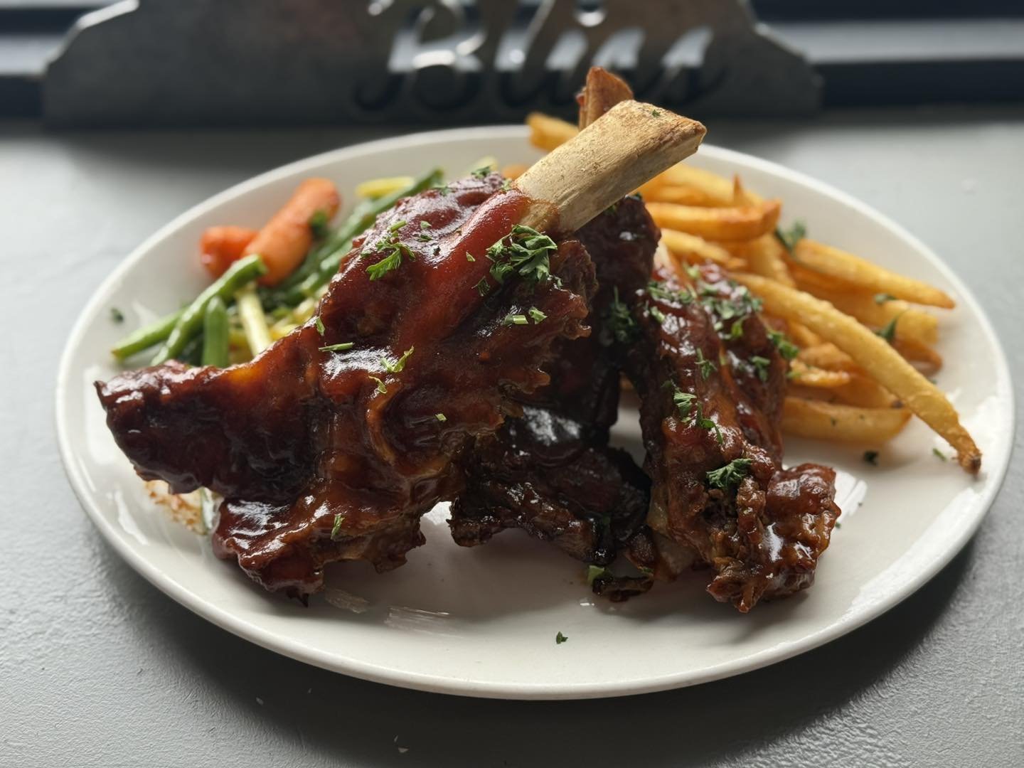 Lunch Special - Sticky Ribs