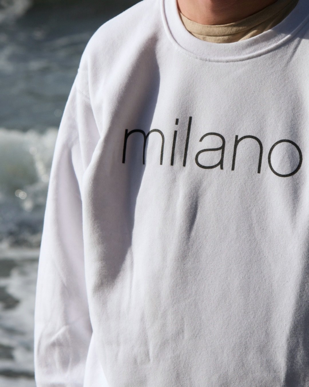 Keeping warm on the West Coast in our Milano merch 🌊🌲

P.S. We received a small batch of shirts and sweaters with a slight logo variation which you can now find on our website at a discount.
.
.
.
#milanoroasters #milanocoffee #artisancoffee #merch