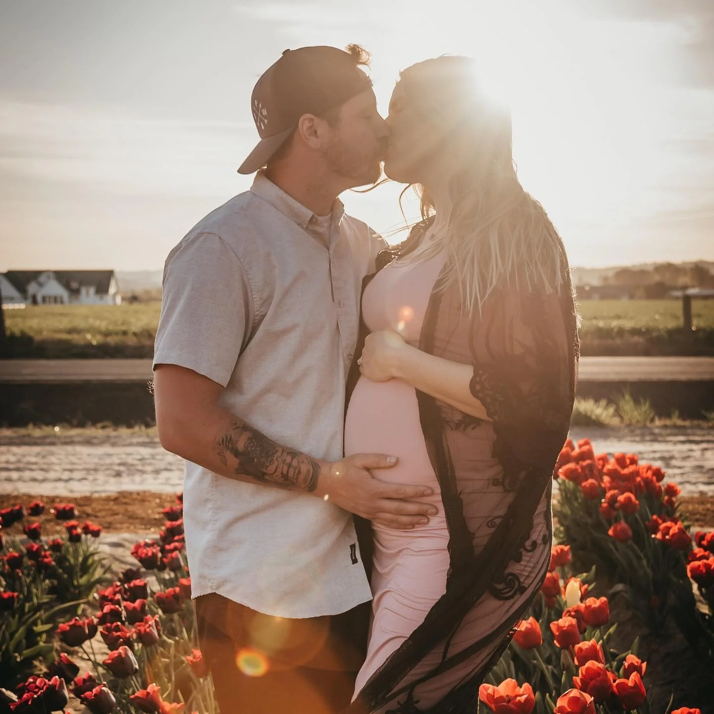 Huge congratulations to @jessica.eccles12! I had so much fun photographing her sweet family in the tulip fields 🌷💕⁠⁠
⁠⁠
⁠⁠
⁠⁠
⁠⁠
#maternityphotography #maternityshoot #maternityphotoshoot #baby #family #familyphotography #pregnancyannouncement #pre