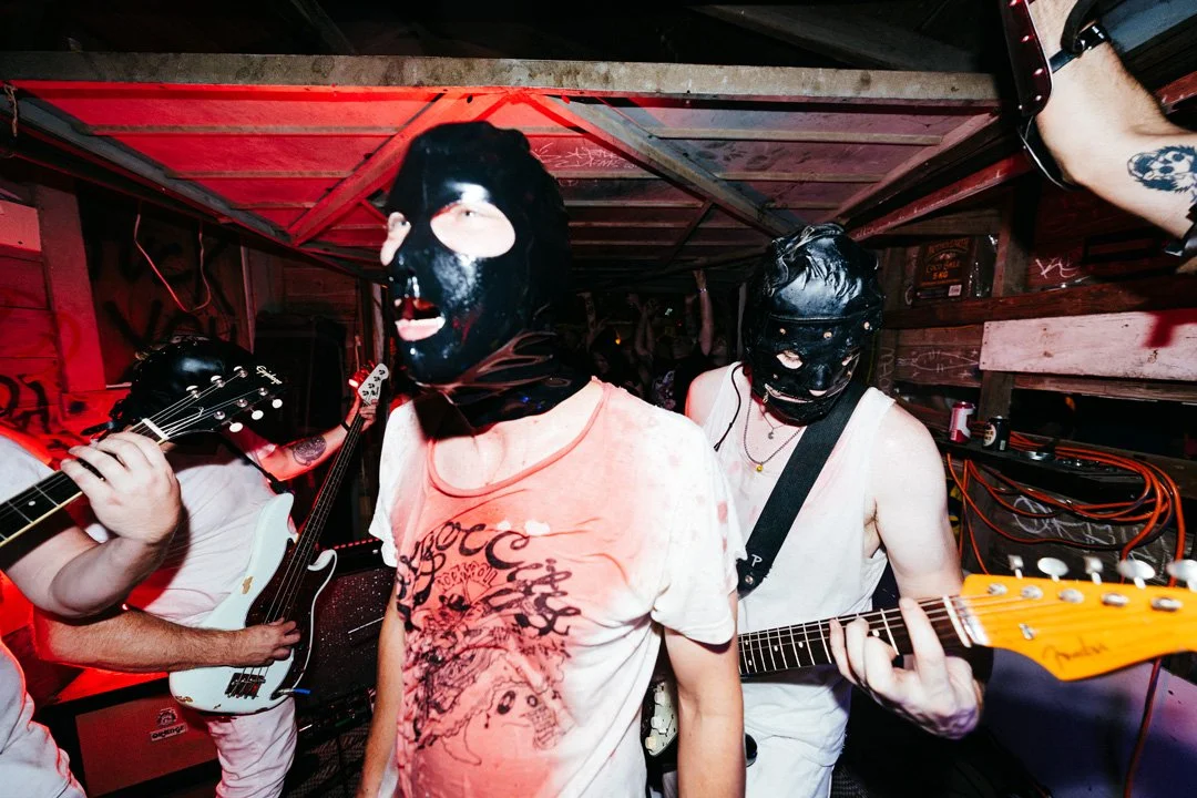 TEAR-DUNGEON-The-Ghost-Cat-Lounge-by-Ismael-Quintanilla-III_IQ34186web.jpg