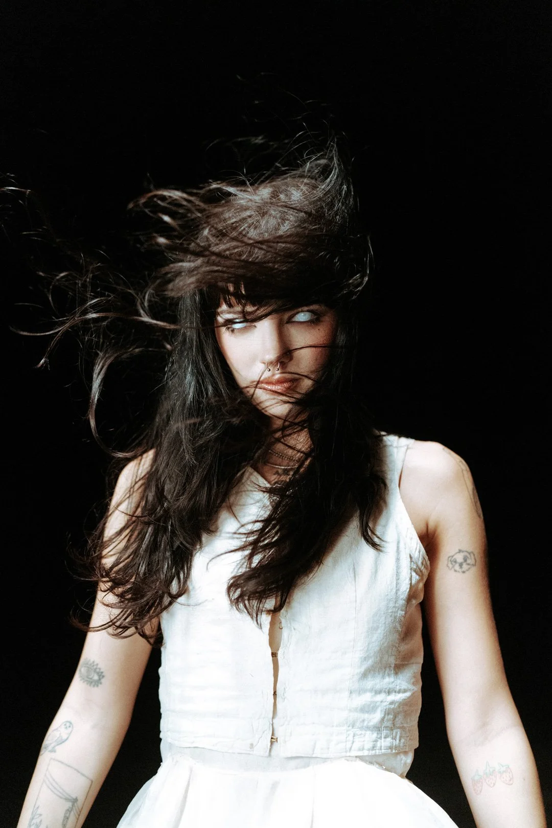 Delaney-Bailey-Wake-up-Press-Photo-3-Alexa-Viscius_web.jpg