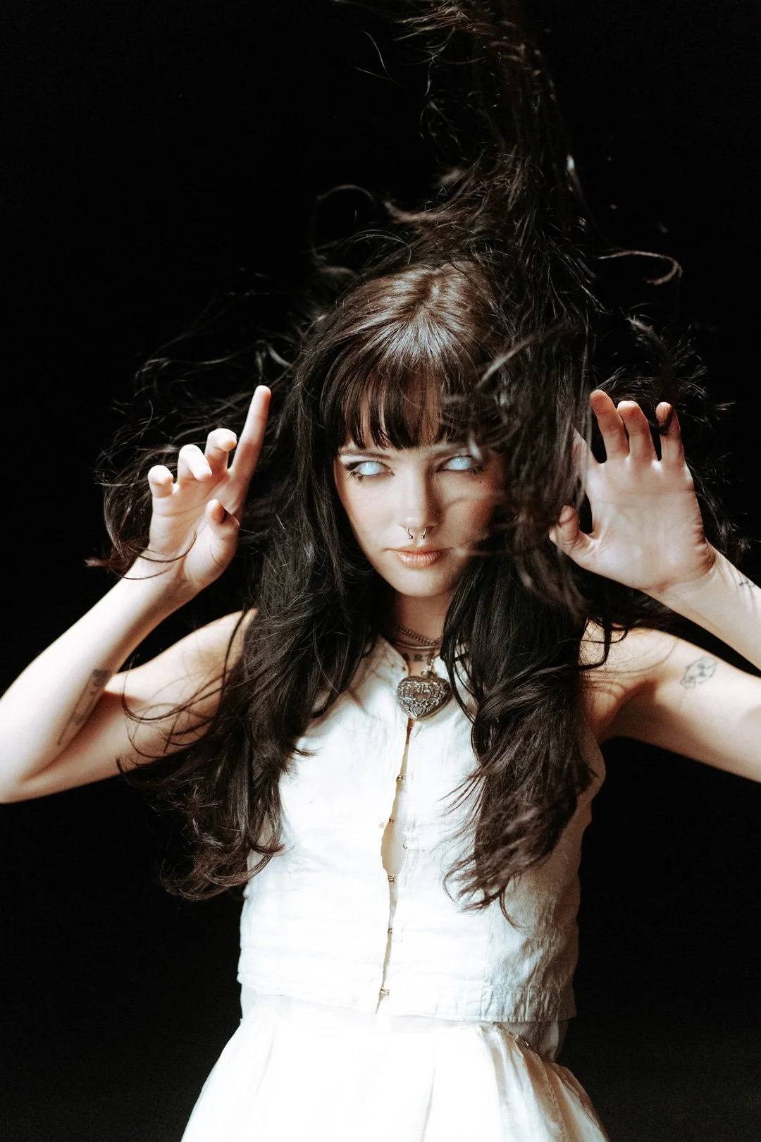 Delaney-Bailey-Wake-up-Press-Photo-2-Alexa-Viscius_web.jpg