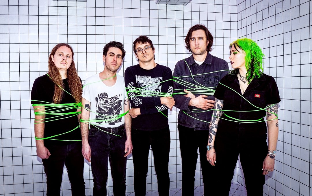 Frankie and the Witch Fingers — bighassle.com
