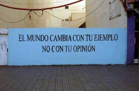 Es hora de ser el cambio...Si queremos contribuir a cambiar el mundo en que vivimos, tenemos que trabajar el cambio en nosotros mismos.Querés paz en el mundo, se paz...Querés amor en el mundo, se amor...Querés rocanrol, se rocanrol…