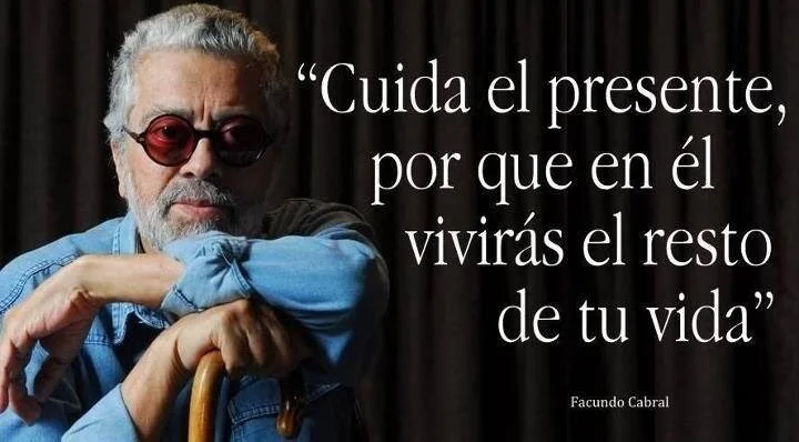 El tiempo es una de las ilusiones más locas!Si nos apegamos a él, tememos perderlo..Si tememos perderlo, se nos va volando...Si queremos que vuele, se nos hace eterno…Si vamos lento, creemos que lo malgastamos!Si vamos rápido, creemos que lo ahorram…
