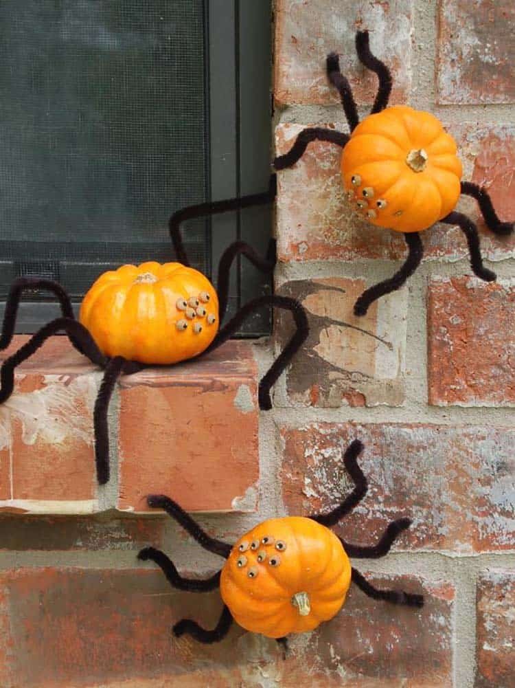 DIY-Halloween-Pumpkin-Decorating-Ideas-25-1-Kindesign.jpeg
