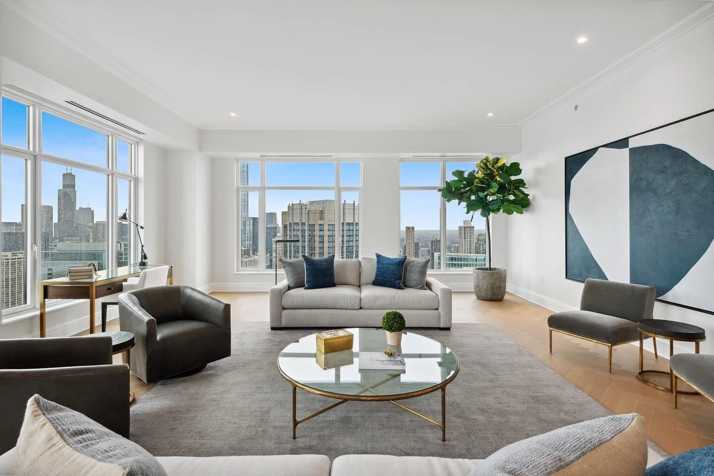 Over 5 thousand square feet of bright and airy living space that perfectly captures the spirit of 21st-century living.

One Bennett Park's Tier '09 residences serve as the ideal luxury home and entertainment space for families. Every room includes an