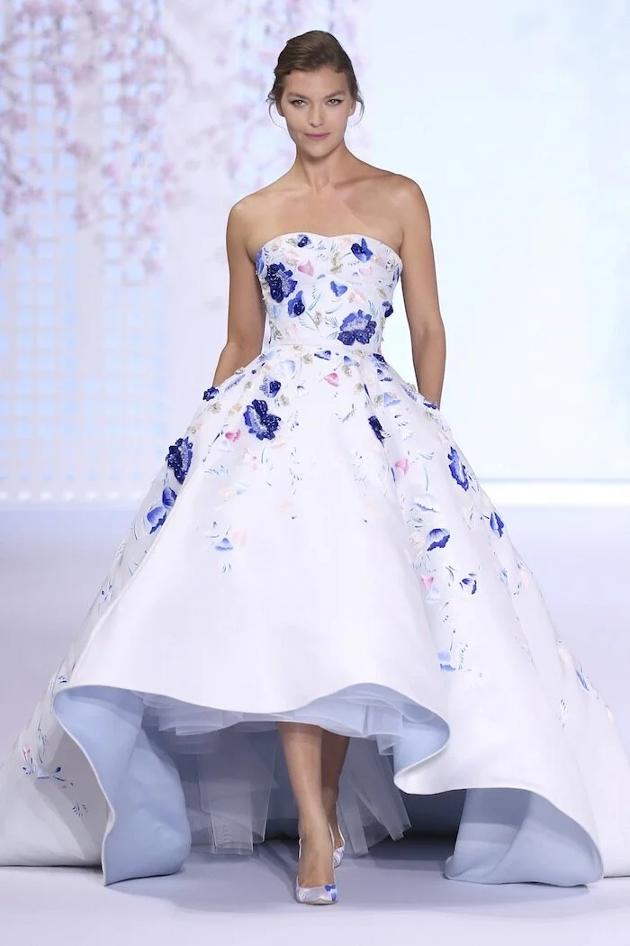 Ralph &amp; Russo's Delicate Spring 2016 Runway