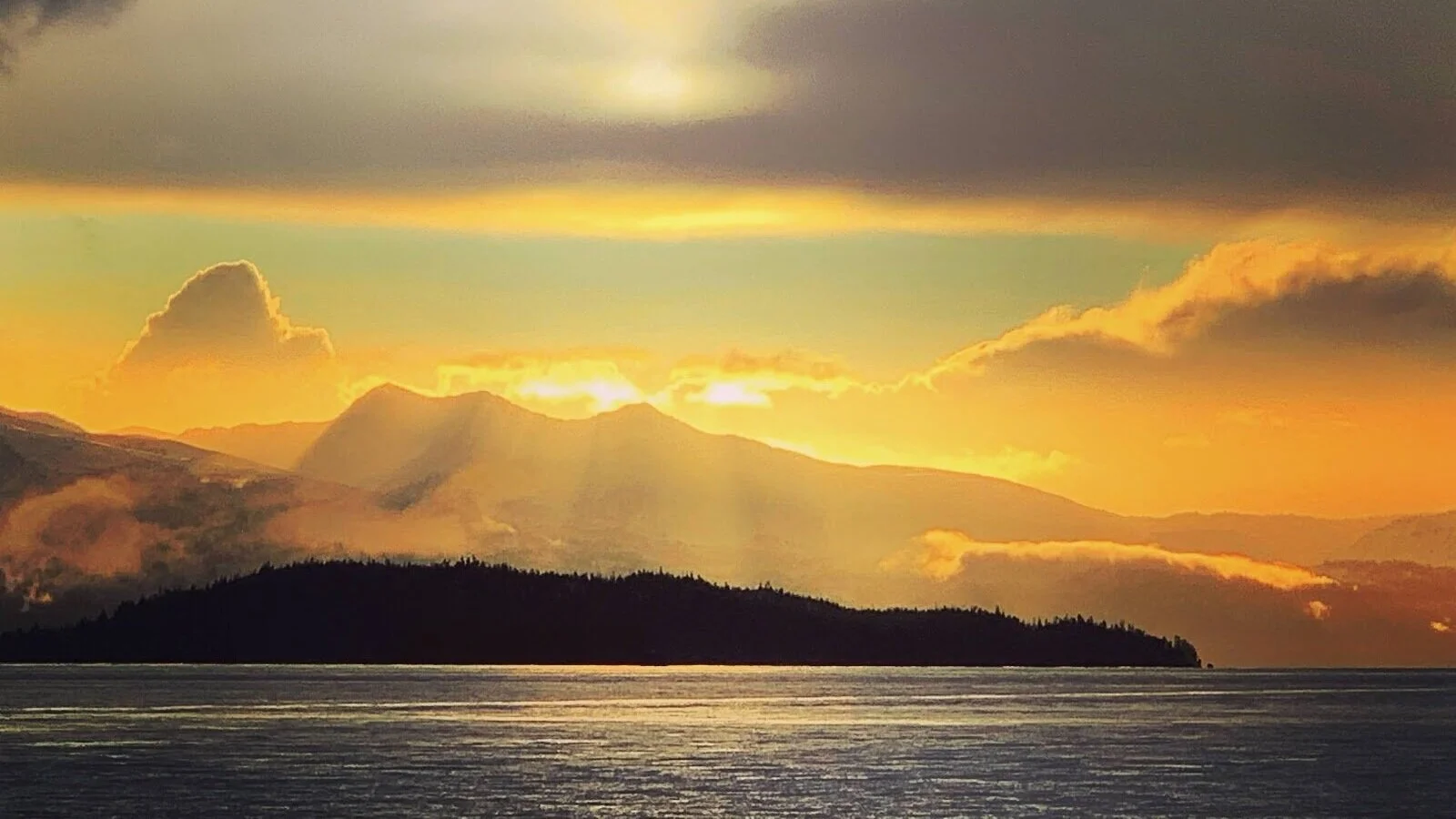 KAM+Alaska+sun+pic+light+on+the+horizon.jpg