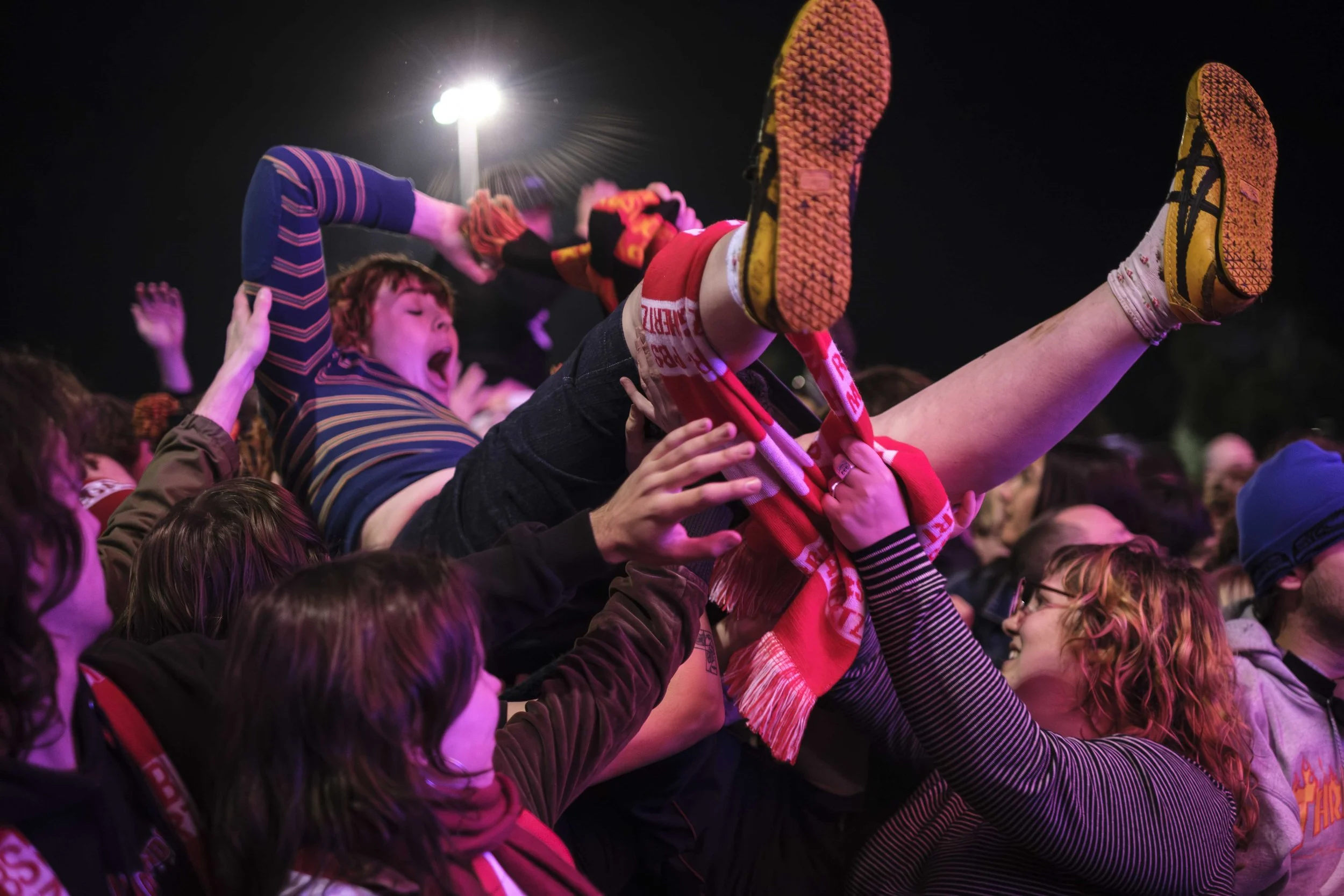 20260614_crowdsurfing_photocredit_SuzannePhoenix_0009.jpg