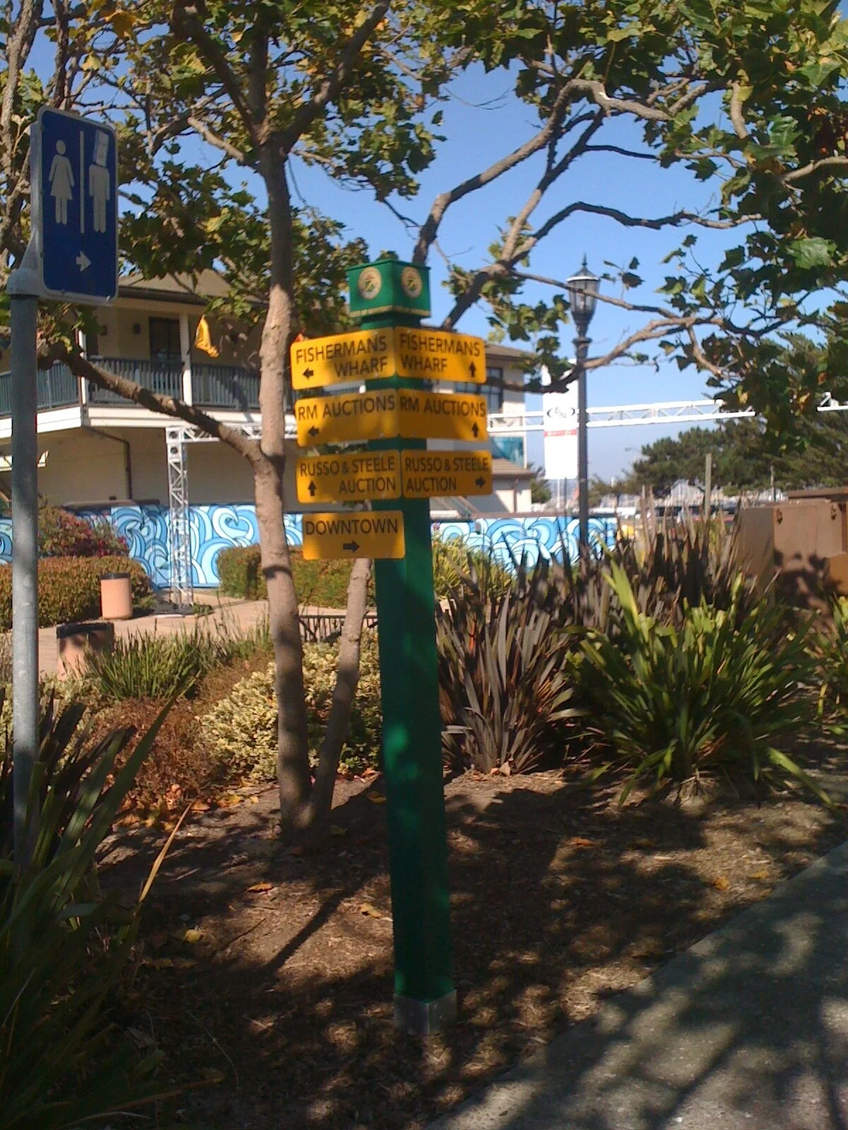 auto auctions wayfinder.JPG