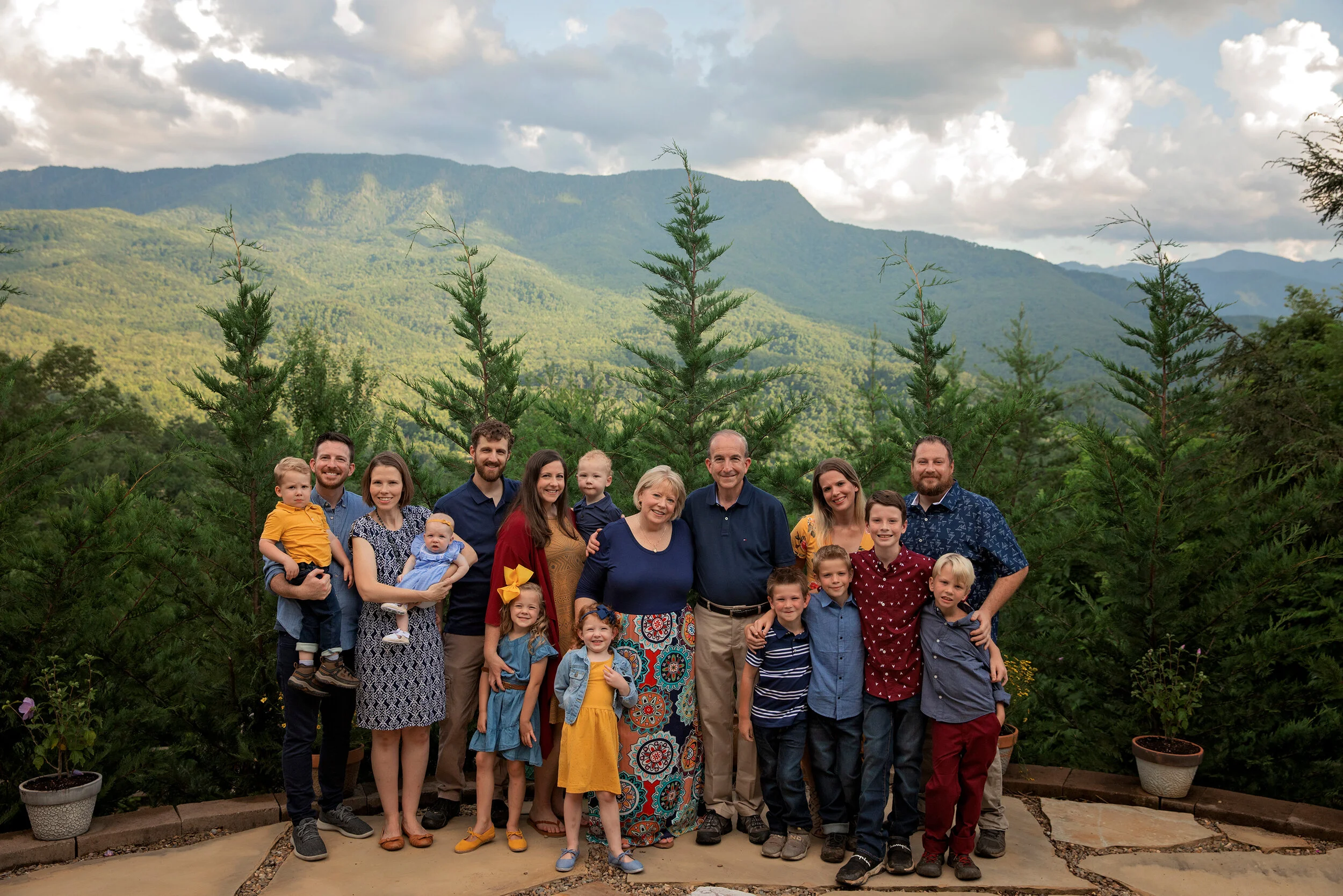 Gatlinburg-tn-photographers-cabin-session-smoky-mountains.jpg
