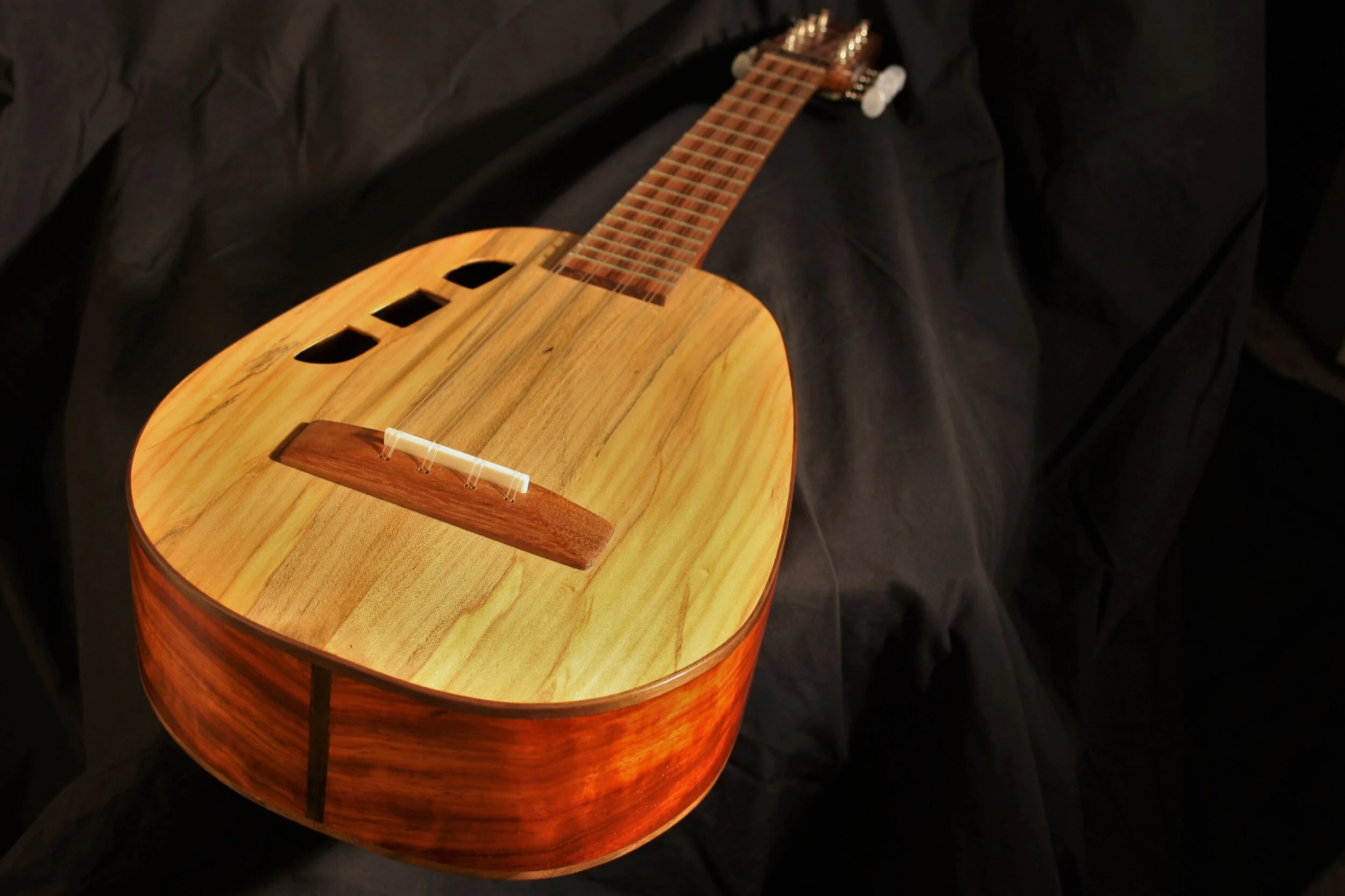 Reesville Custom - Handmade Instruments
