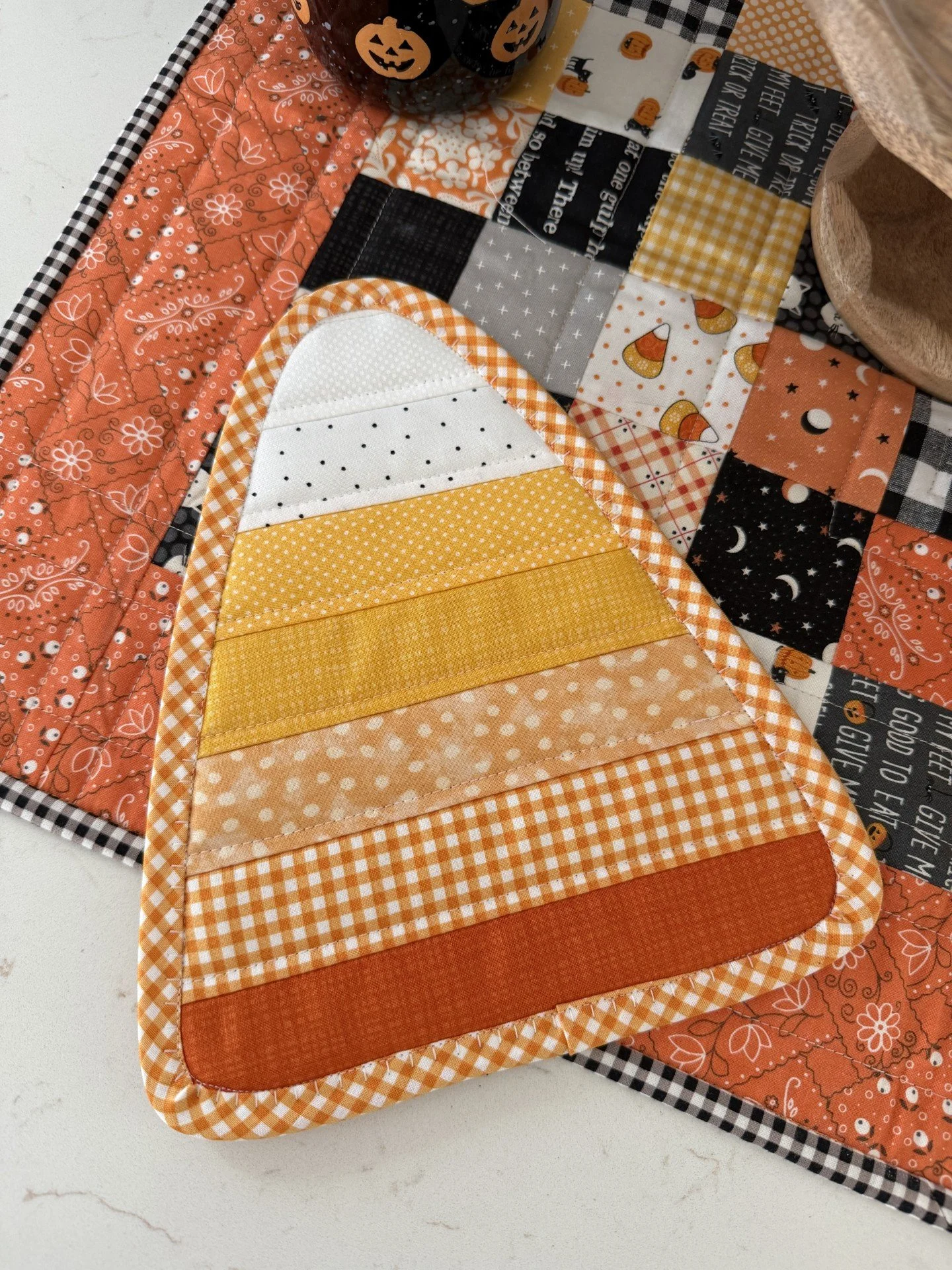 candy corn hot pad cover 3.jpg