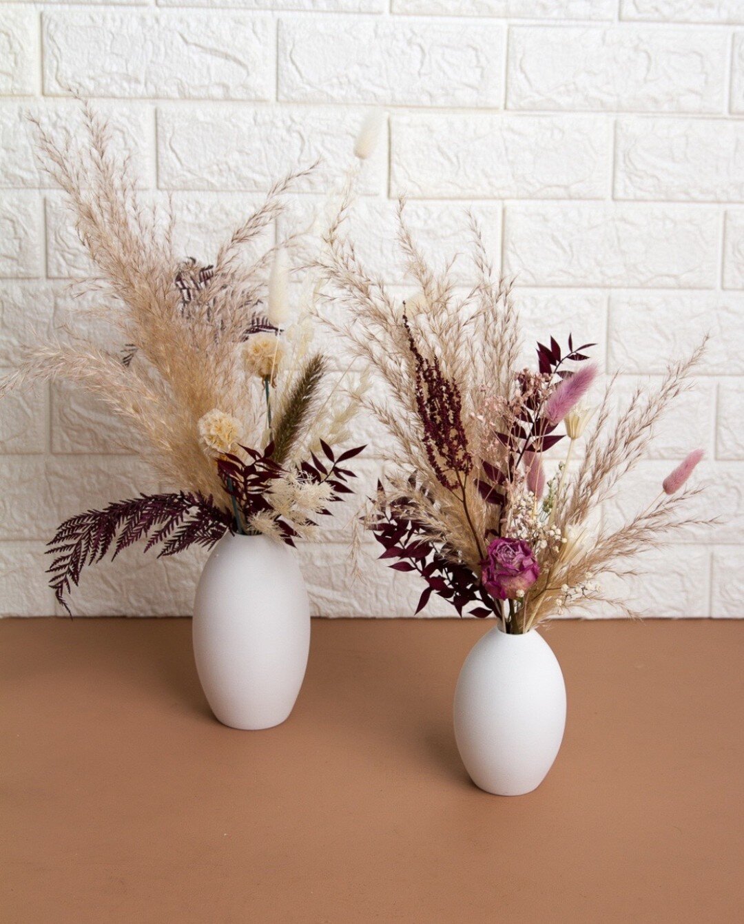 Introducing our two-of-a-kind dried arrangements! Sisters, not twins, these arrangements are unique in design but still similar in style 🌾💜⁣
⁣
⁣
⁣
⁣
⁣
⁣
#vancouverflorist #vancouverflowers #flowerboutique #bespokeflowers #instaflorist #flowerstudio