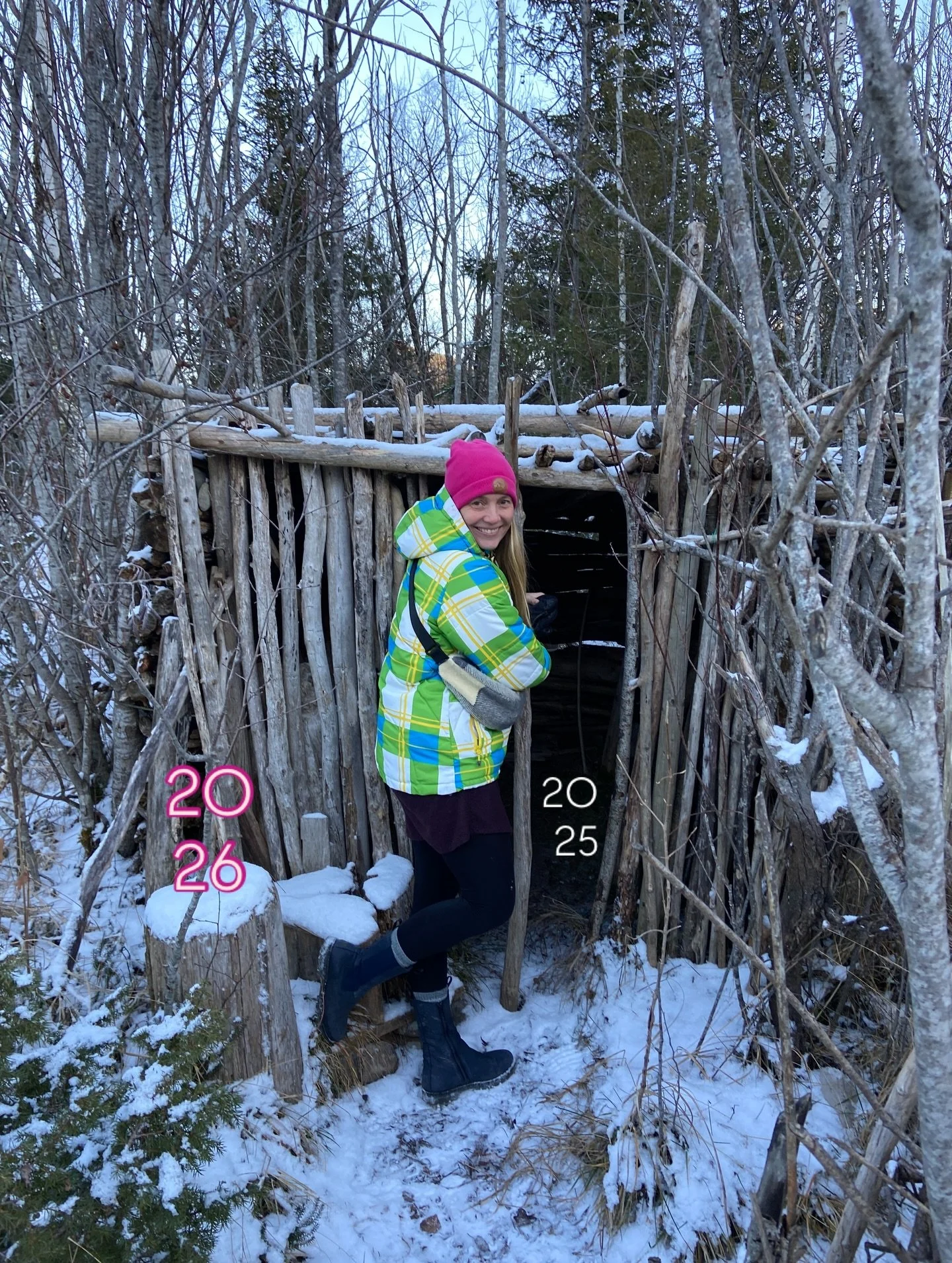 Rein oder raus?

Diese Zeit dazwischen ist &auml;u&szlig;erst merkw&uuml;rdig, so viel Bedeutung, so viel innehalten und reflektieren.
Mich macht das wahnsinnig.
Rauhn&auml;chte hab ich mal probiert und st&auml;ndig einen Ort zum Verbrennen gesucht. 